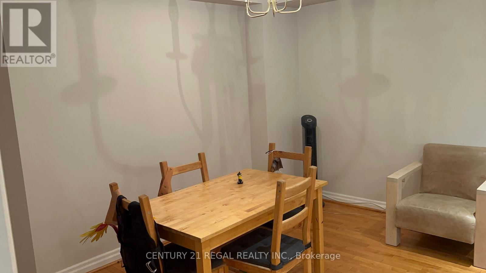 3364 FENWICK CRESCENT Image 10