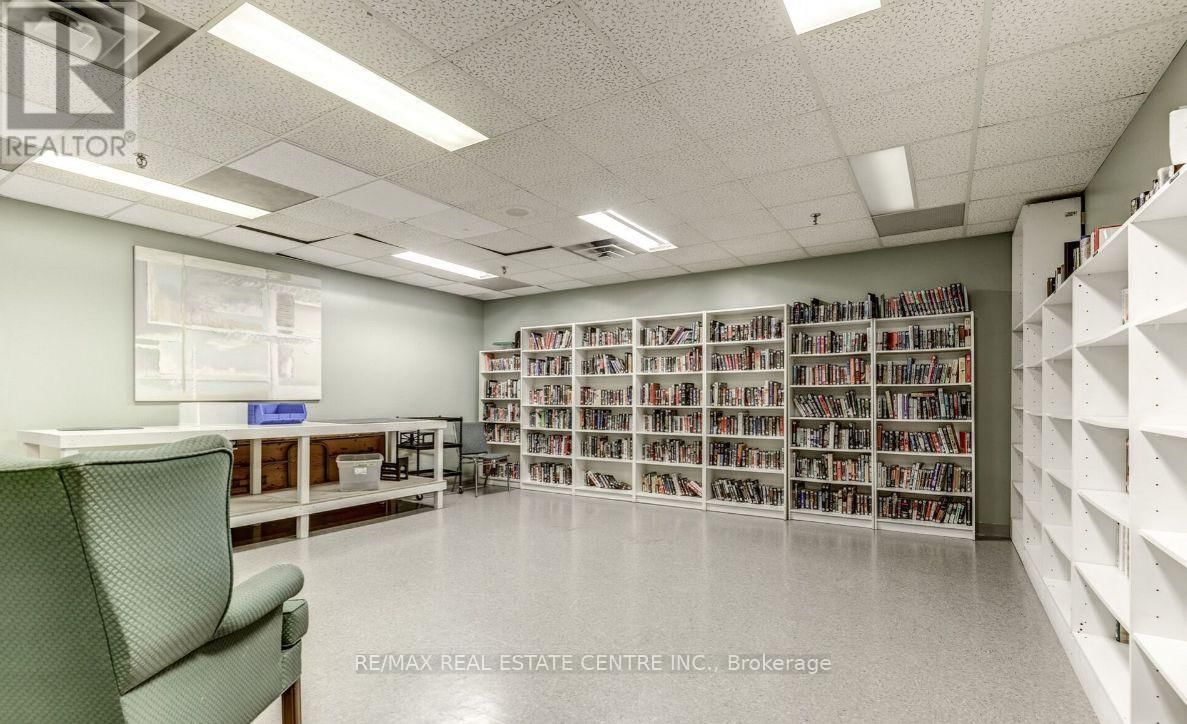 705 - 100 COUNTY COURT BOULEVARD Image 16
