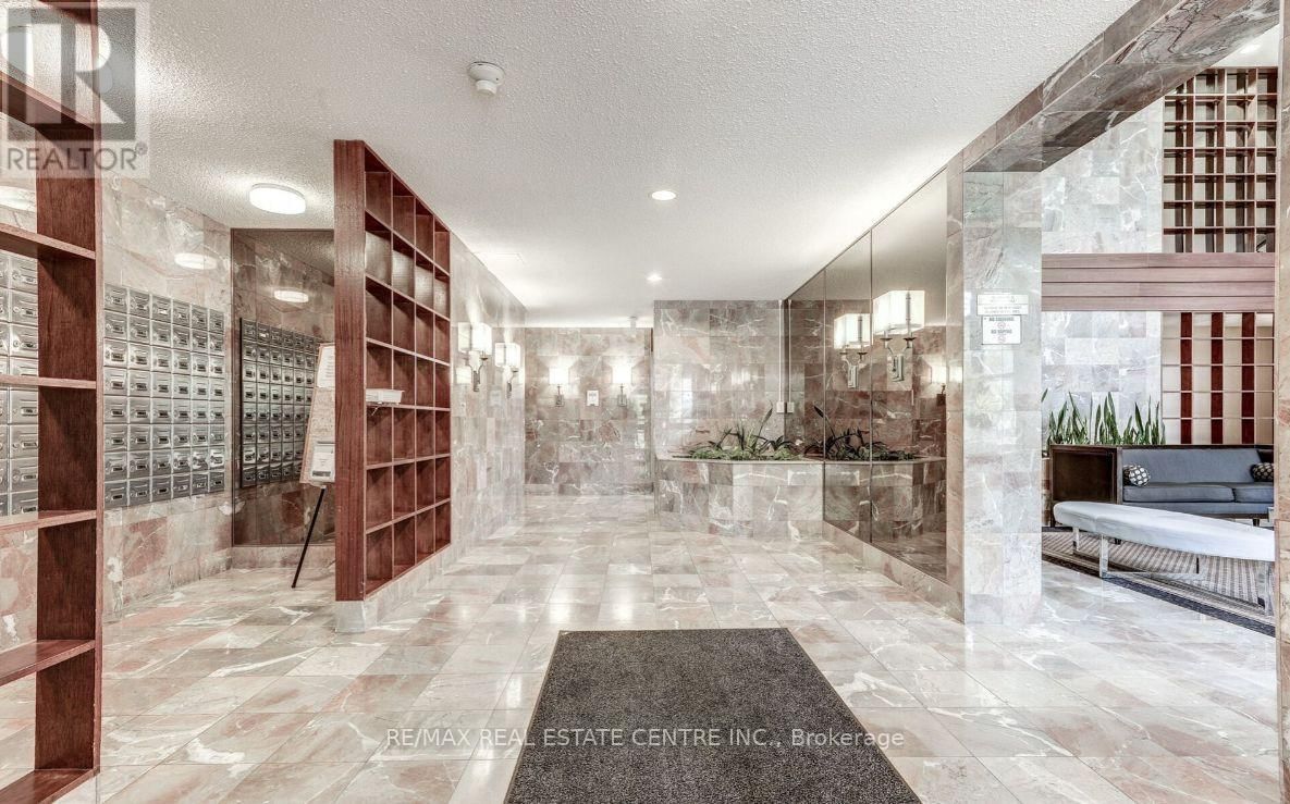 705 - 100 COUNTY COURT BOULEVARD Image 4