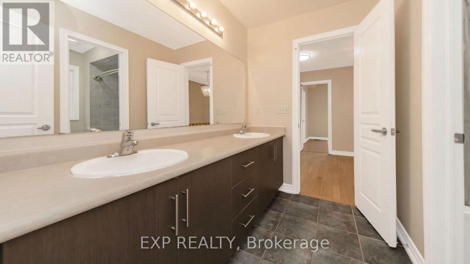 7 WYNVIEW STREET Image 36