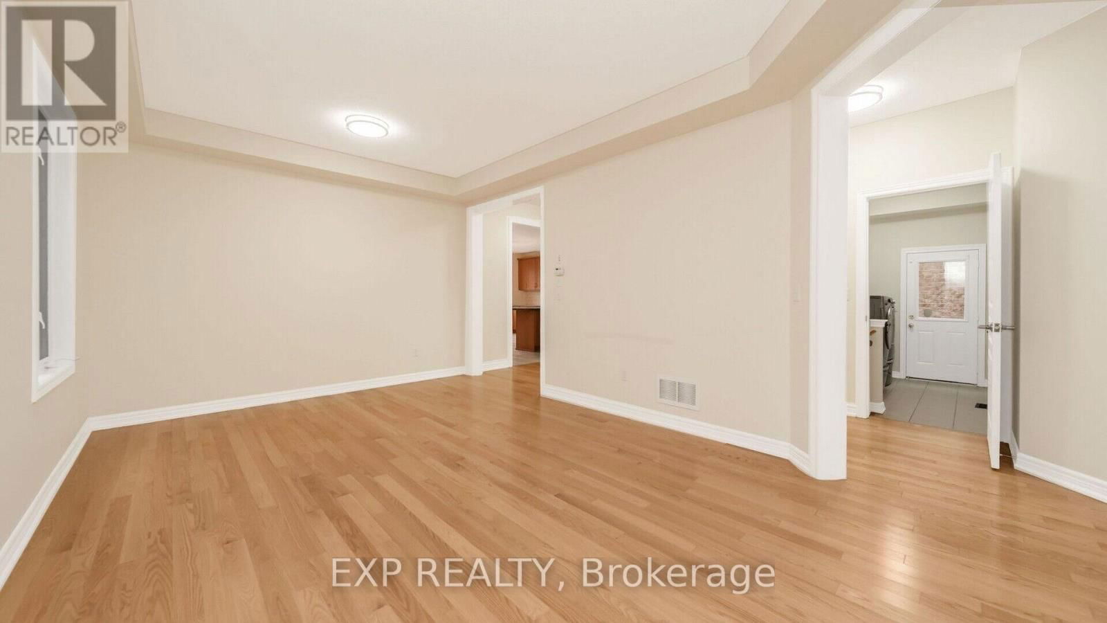 7 WYNVIEW STREET Image 8