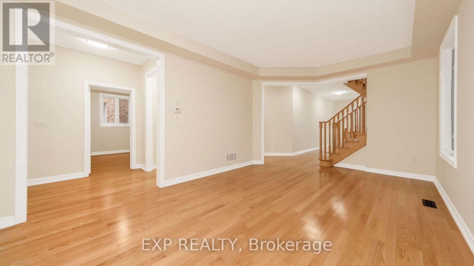 7 WYNVIEW STREET Image 9