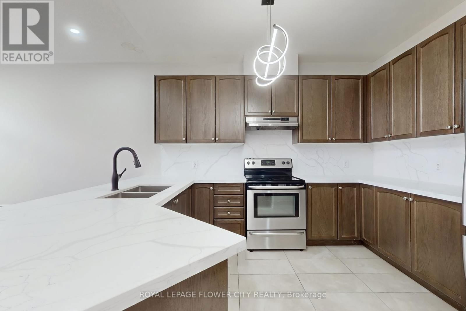 52 VALLEY LANE Image 12