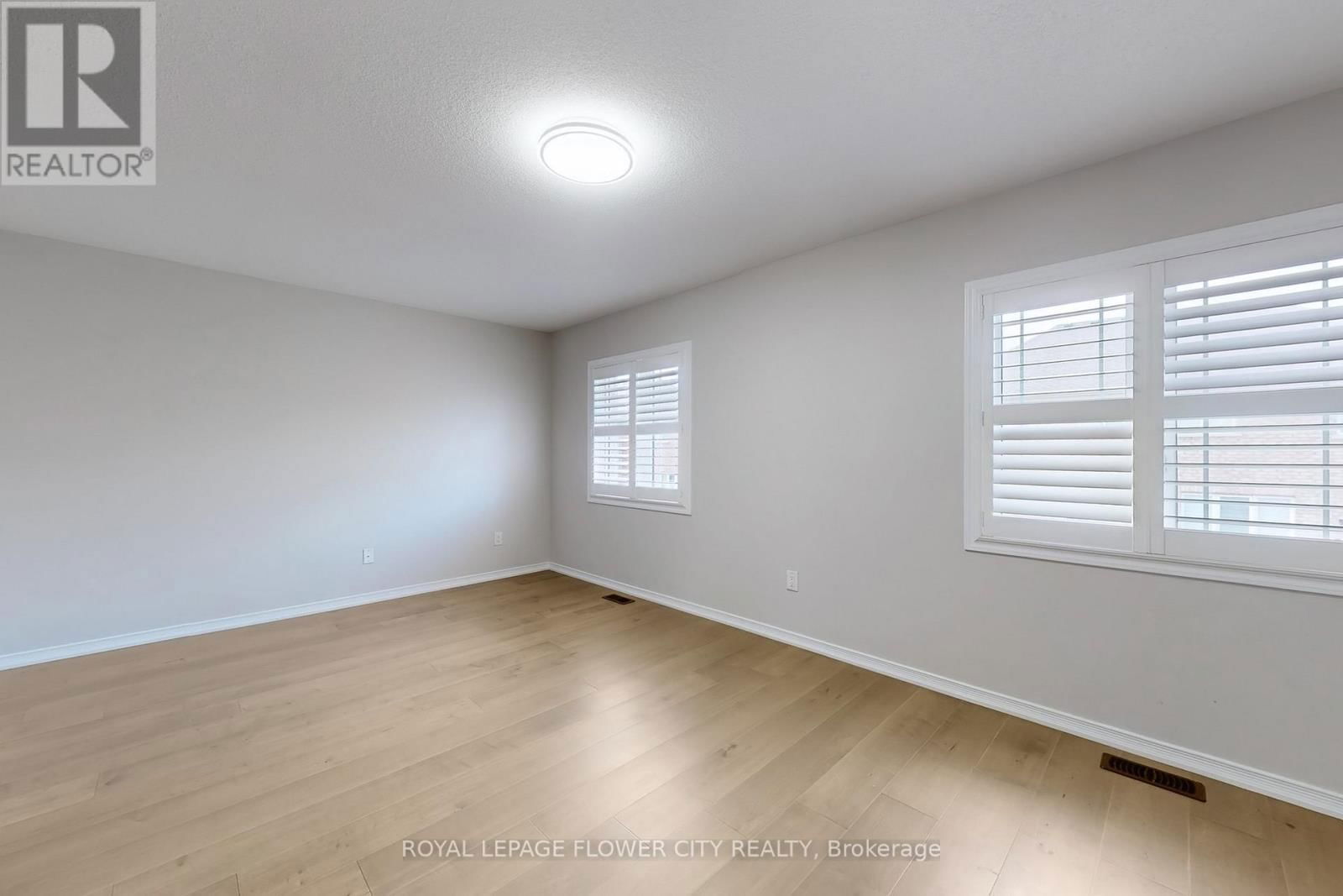 52 VALLEY LANE Image 28