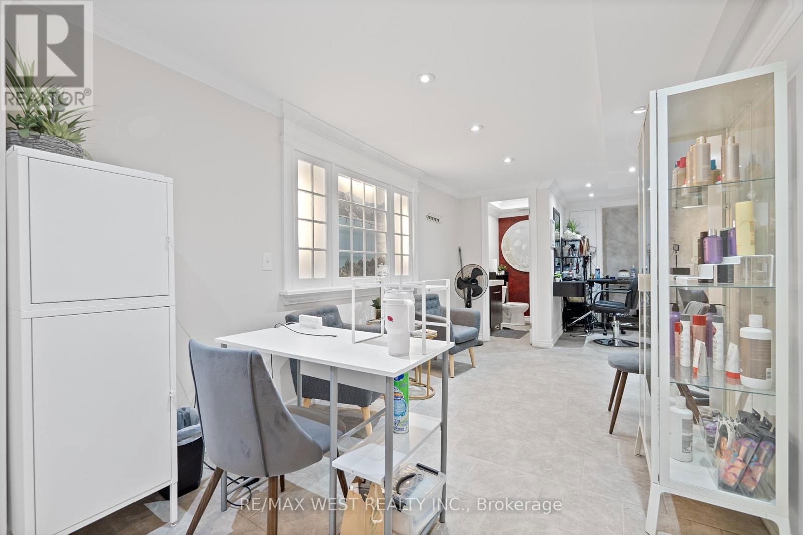 578 MARLEE AVENUE Image 19