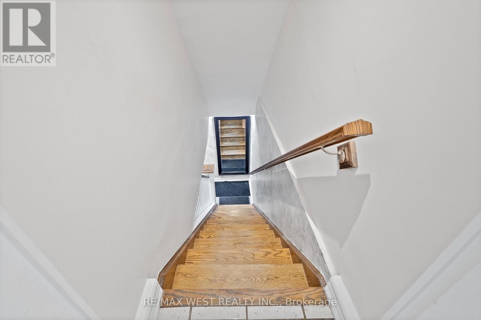 578 MARLEE AVENUE Image 26