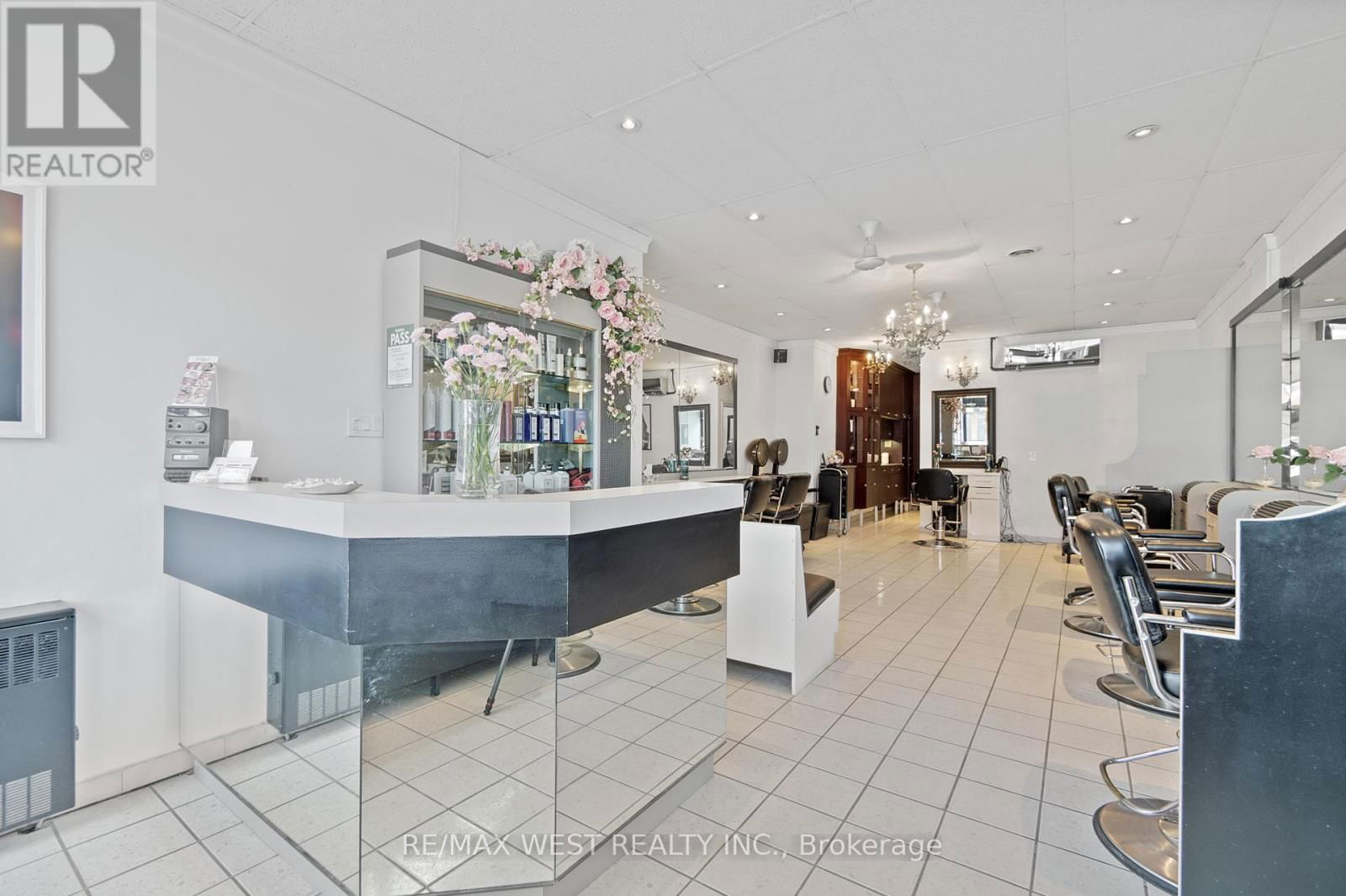 578 MARLEE AVENUE Image 28
