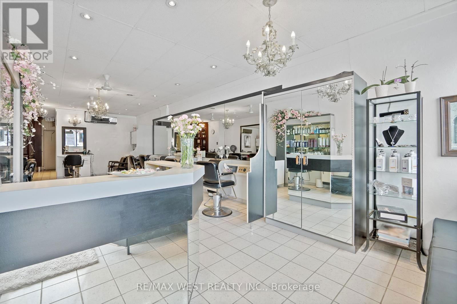 578 MARLEE AVENUE Image 29