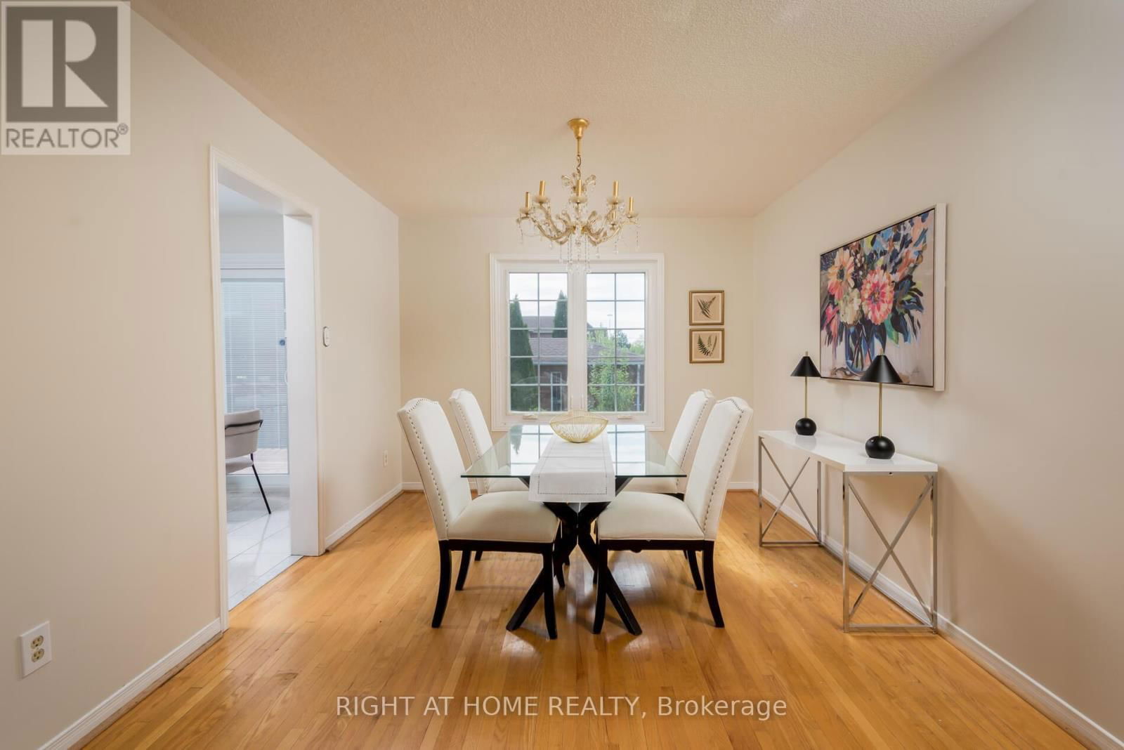 1532 ROSEWAY DRIVE Image 11