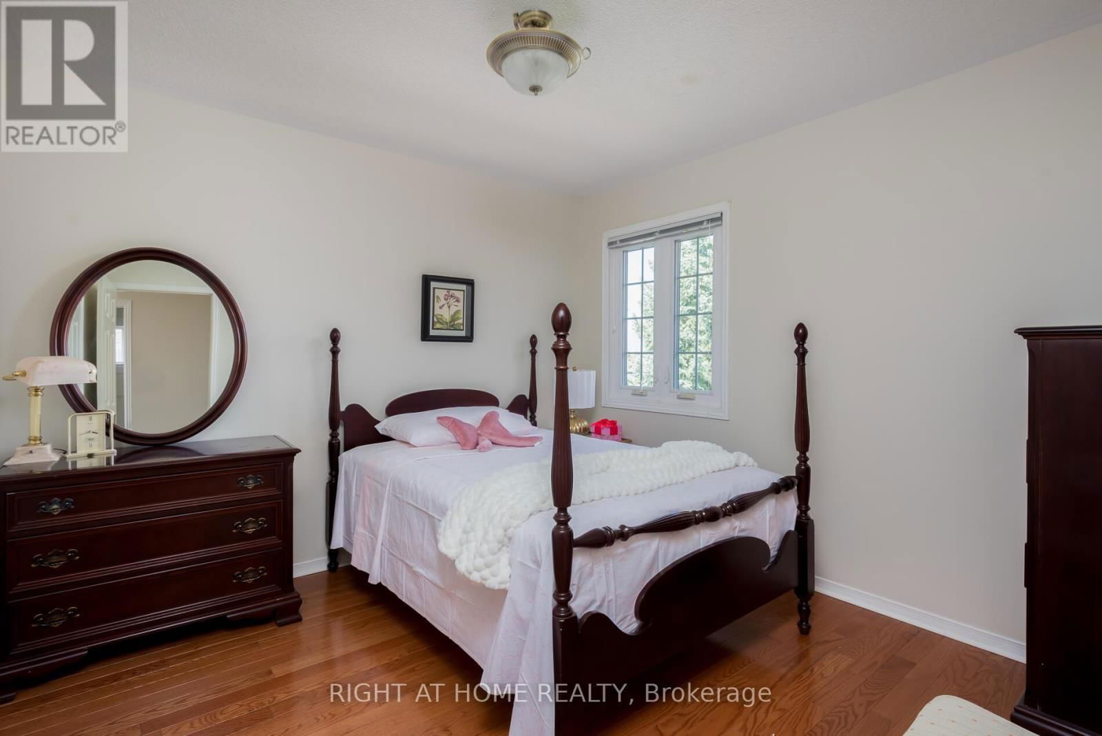 1532 ROSEWAY DRIVE Image 19