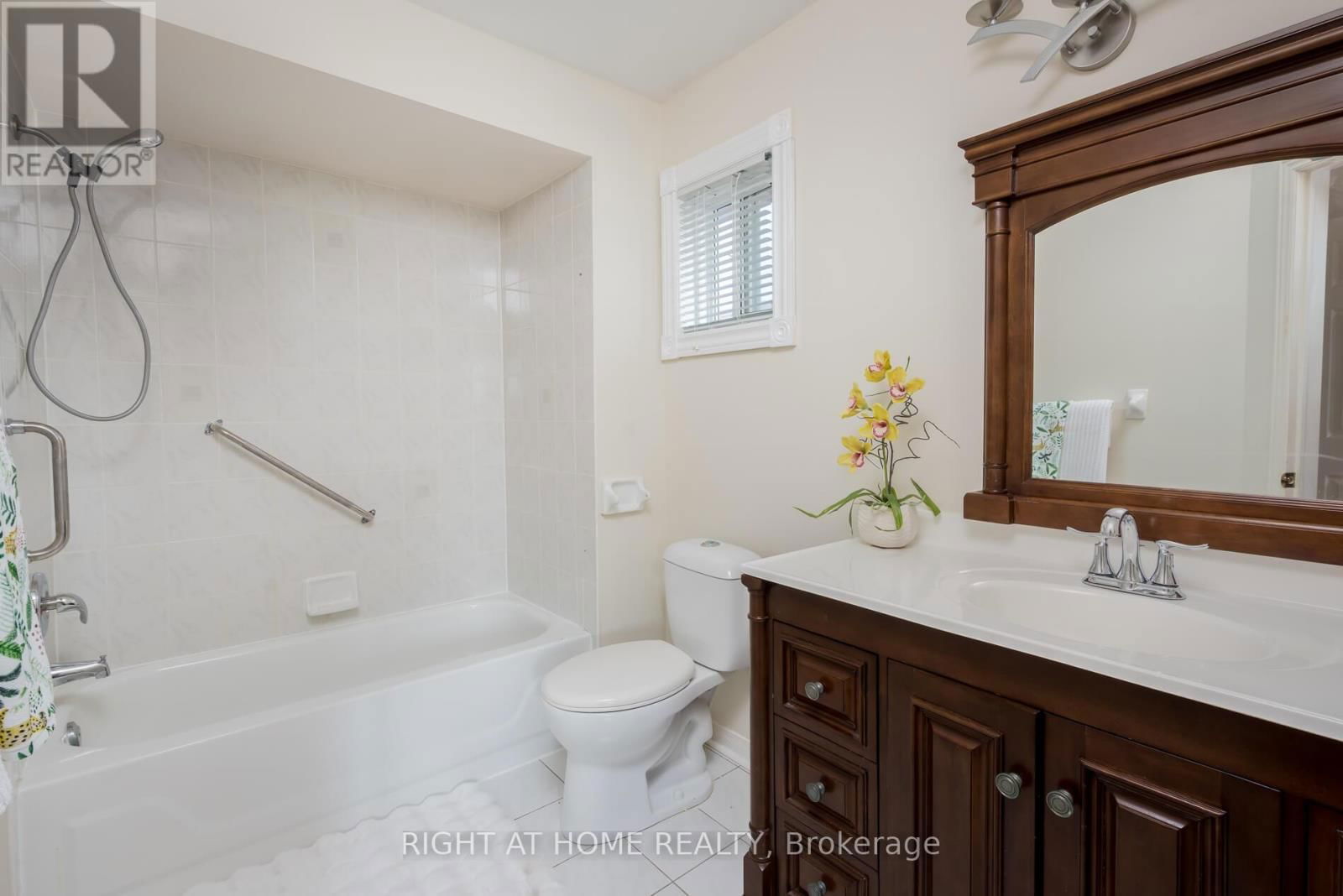 1532 ROSEWAY DRIVE Image 23