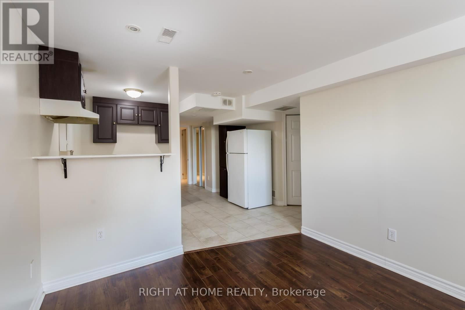 1532 ROSEWAY DRIVE Image 27