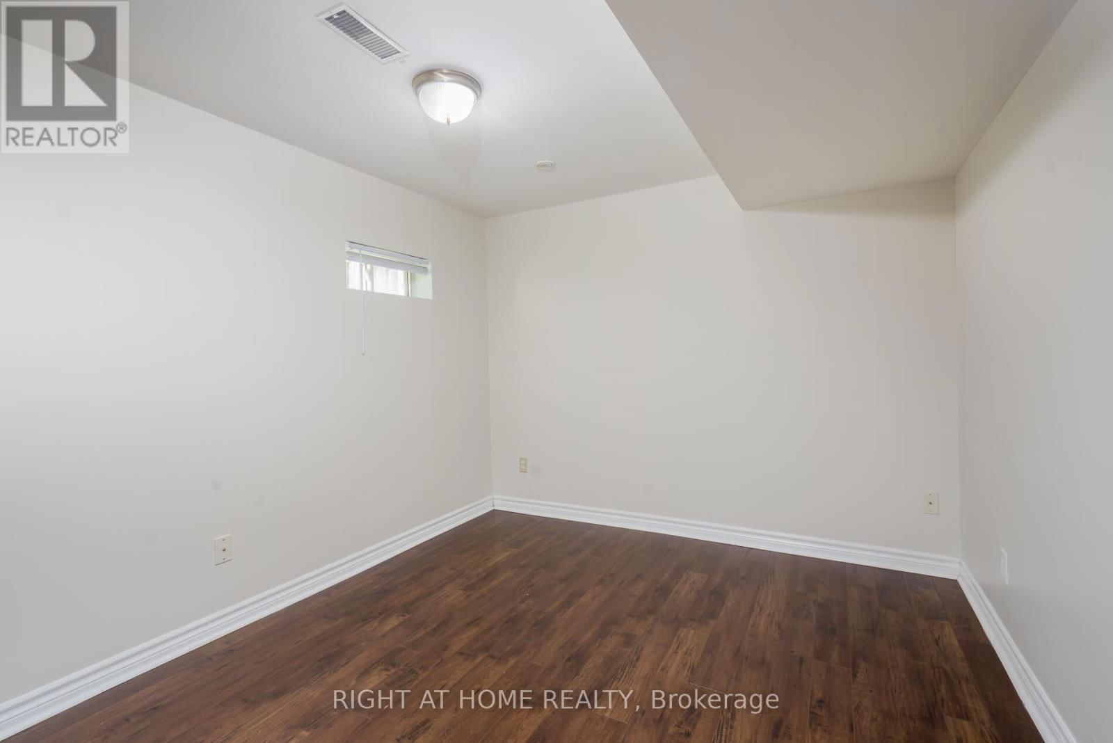 1532 ROSEWAY DRIVE Image 28