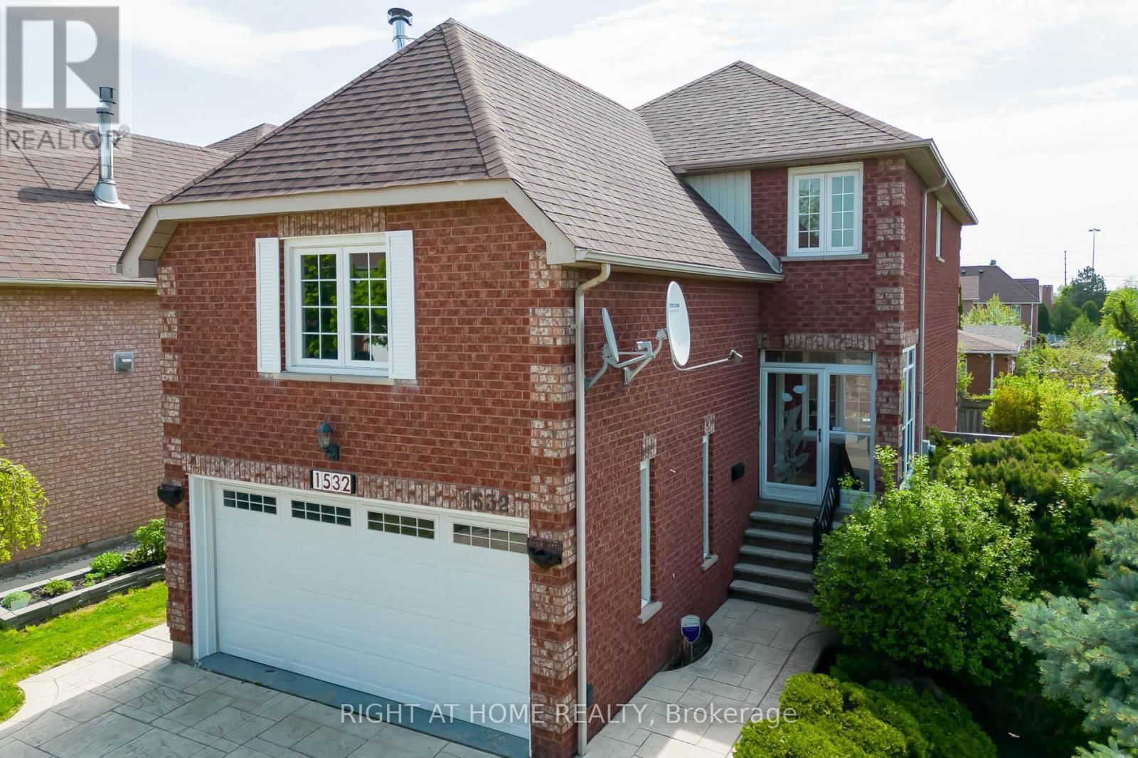 1532 ROSEWAY DRIVE Image 3