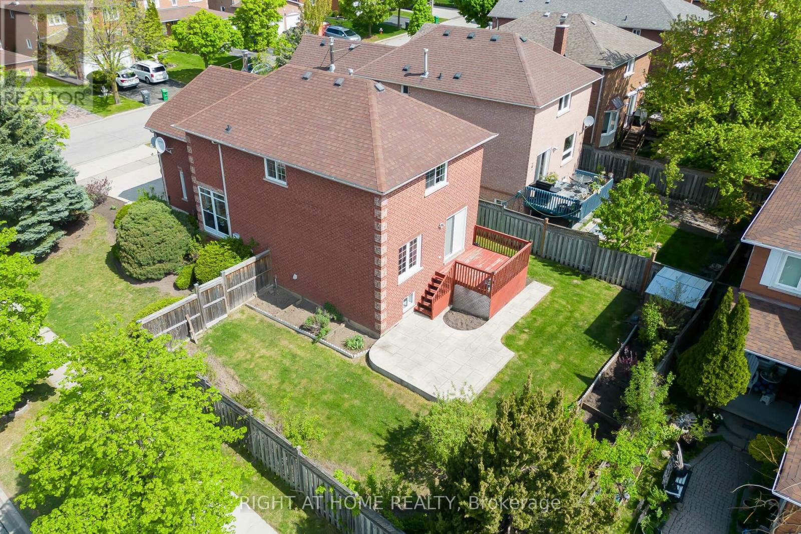 1532 ROSEWAY DRIVE Image 31