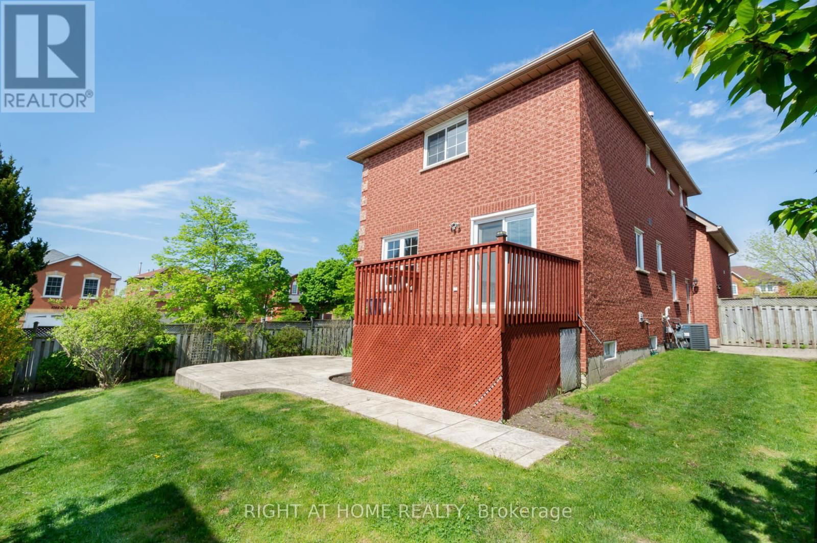 1532 ROSEWAY DRIVE Image 32