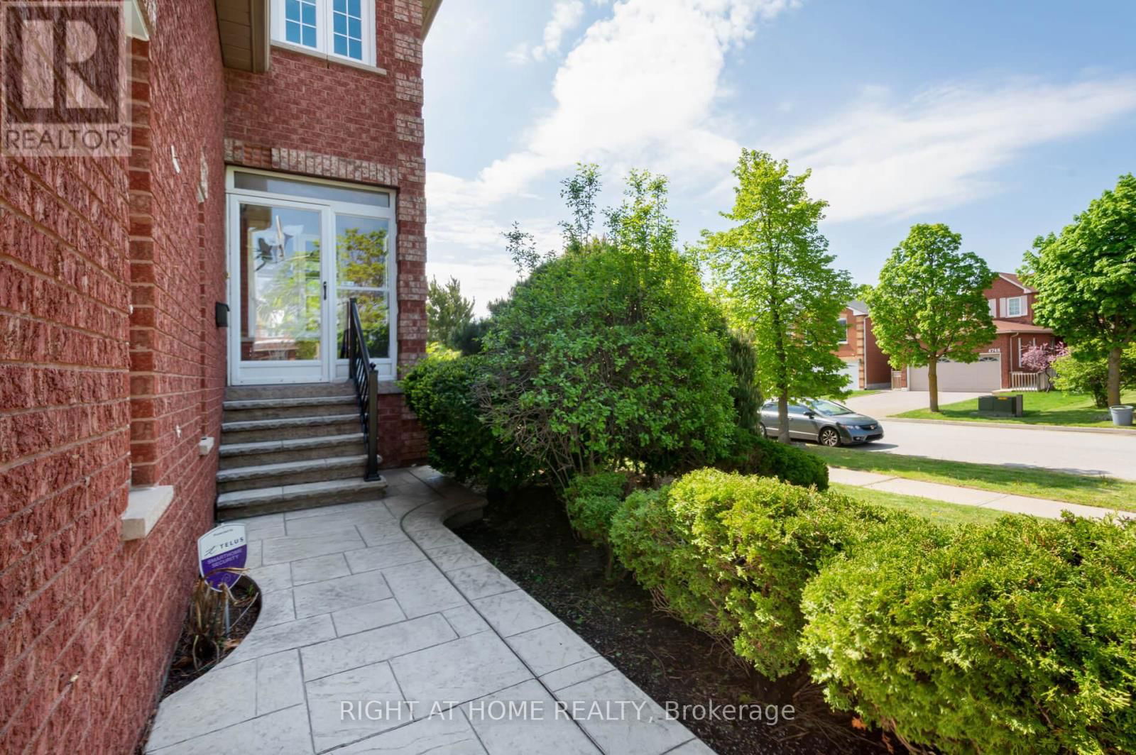 1532 ROSEWAY DRIVE Image 4