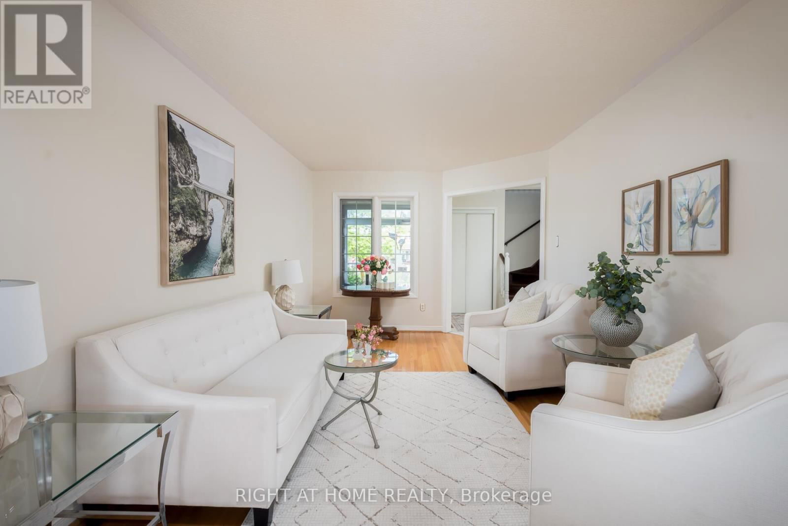 1532 ROSEWAY DRIVE Image 9