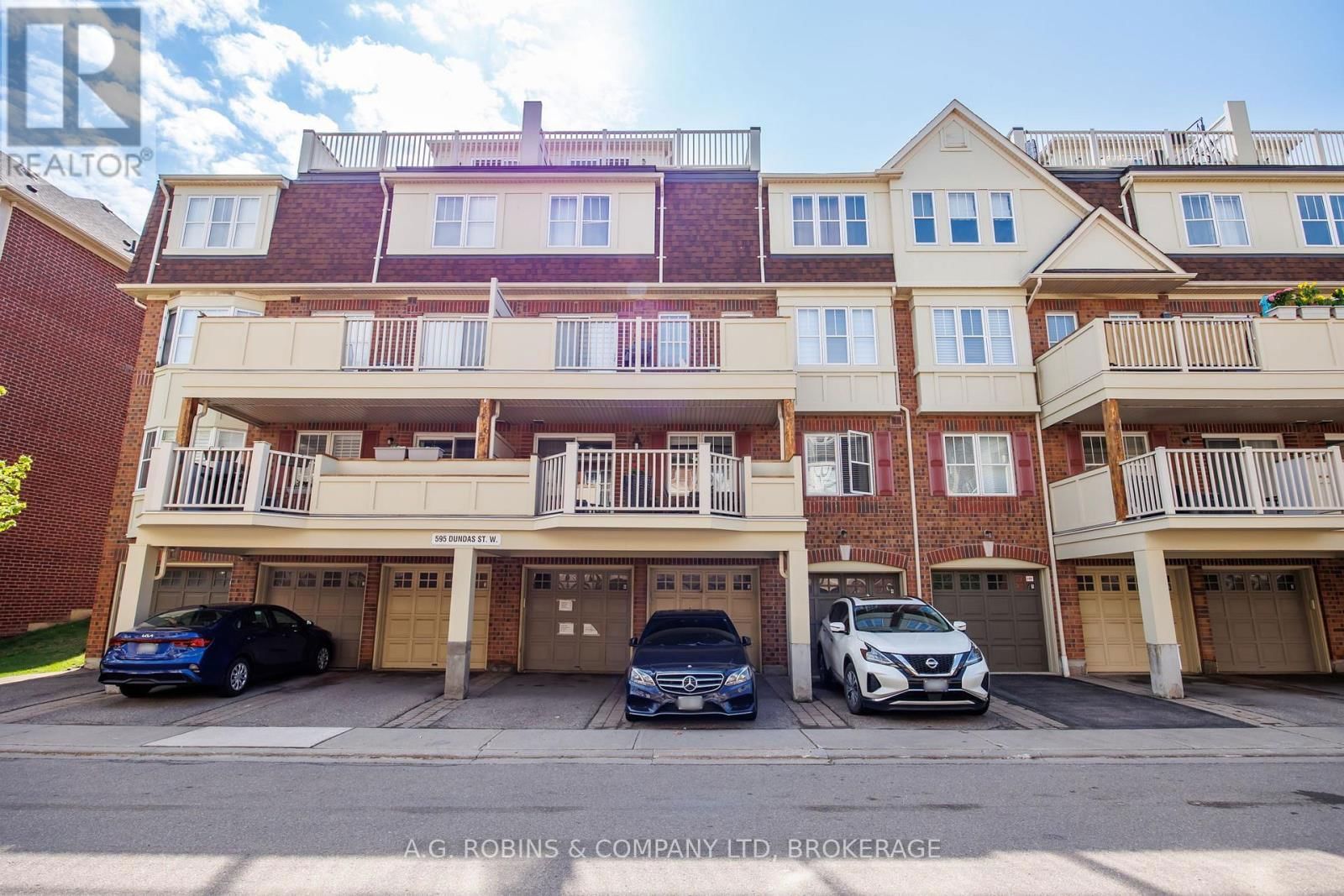 4 - 595 DUNDAS STREET WEST Image 32