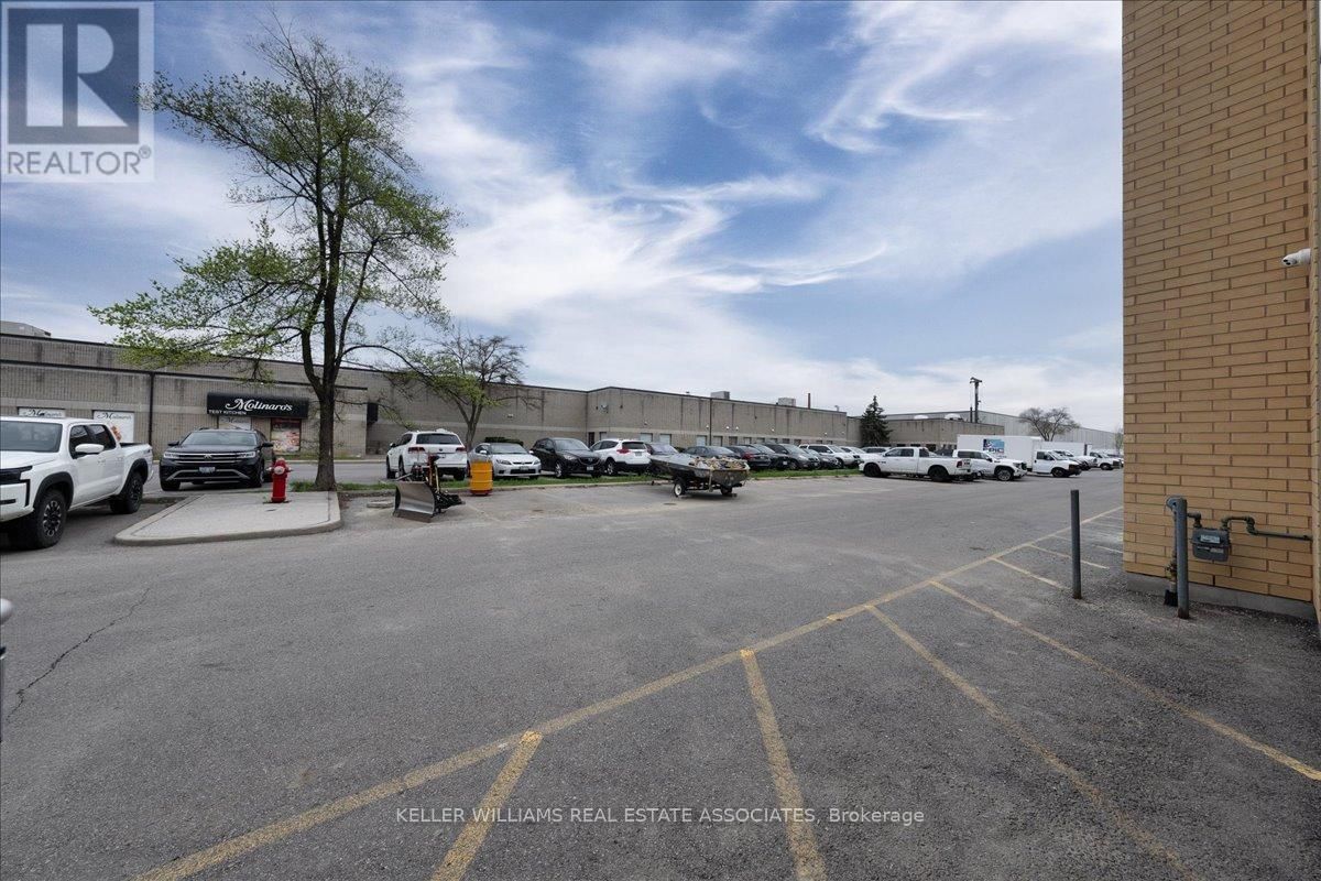 48 - 1215 QUEENSWAY EAST Image 18