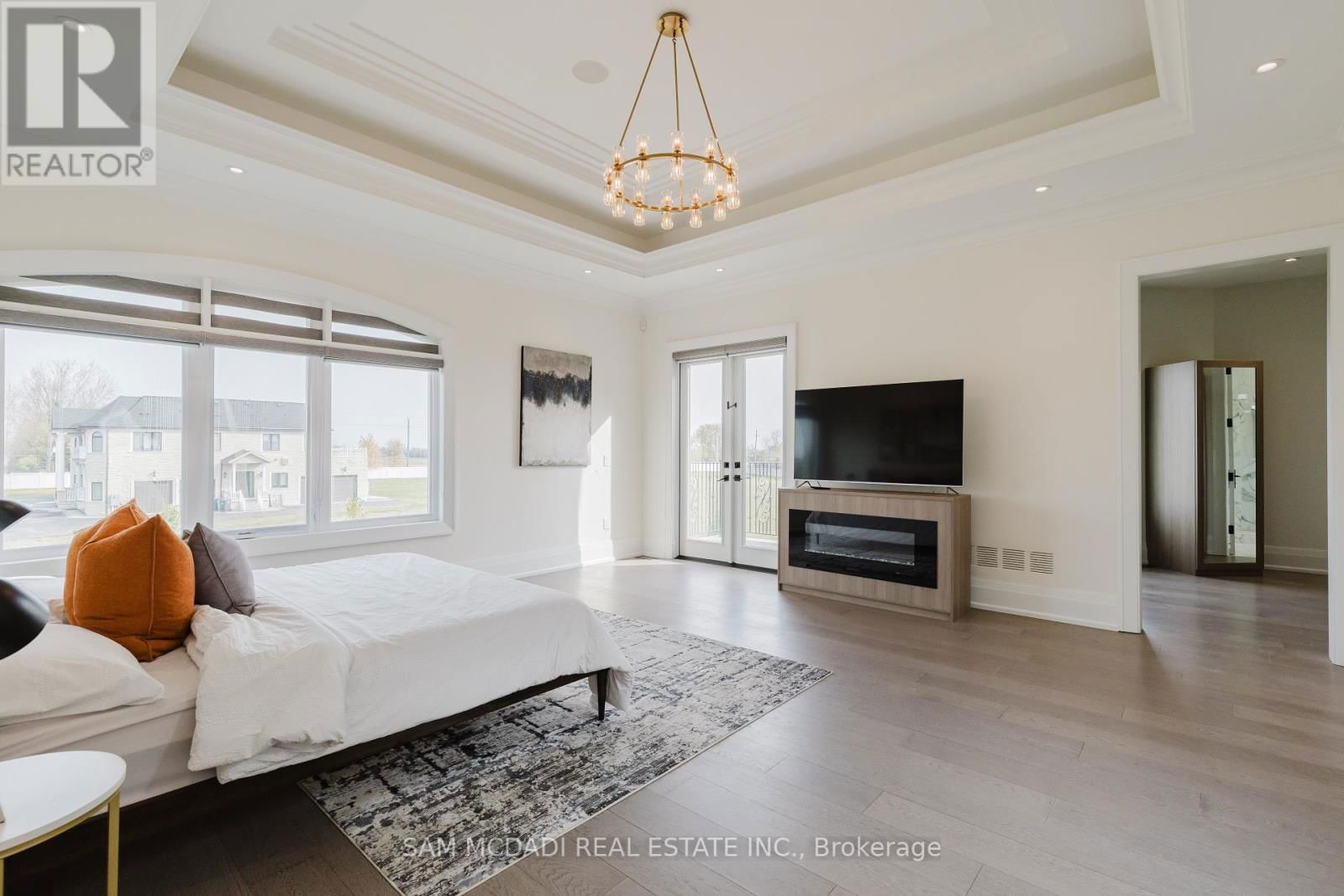 4 SAINT LUKES COURT Image 35