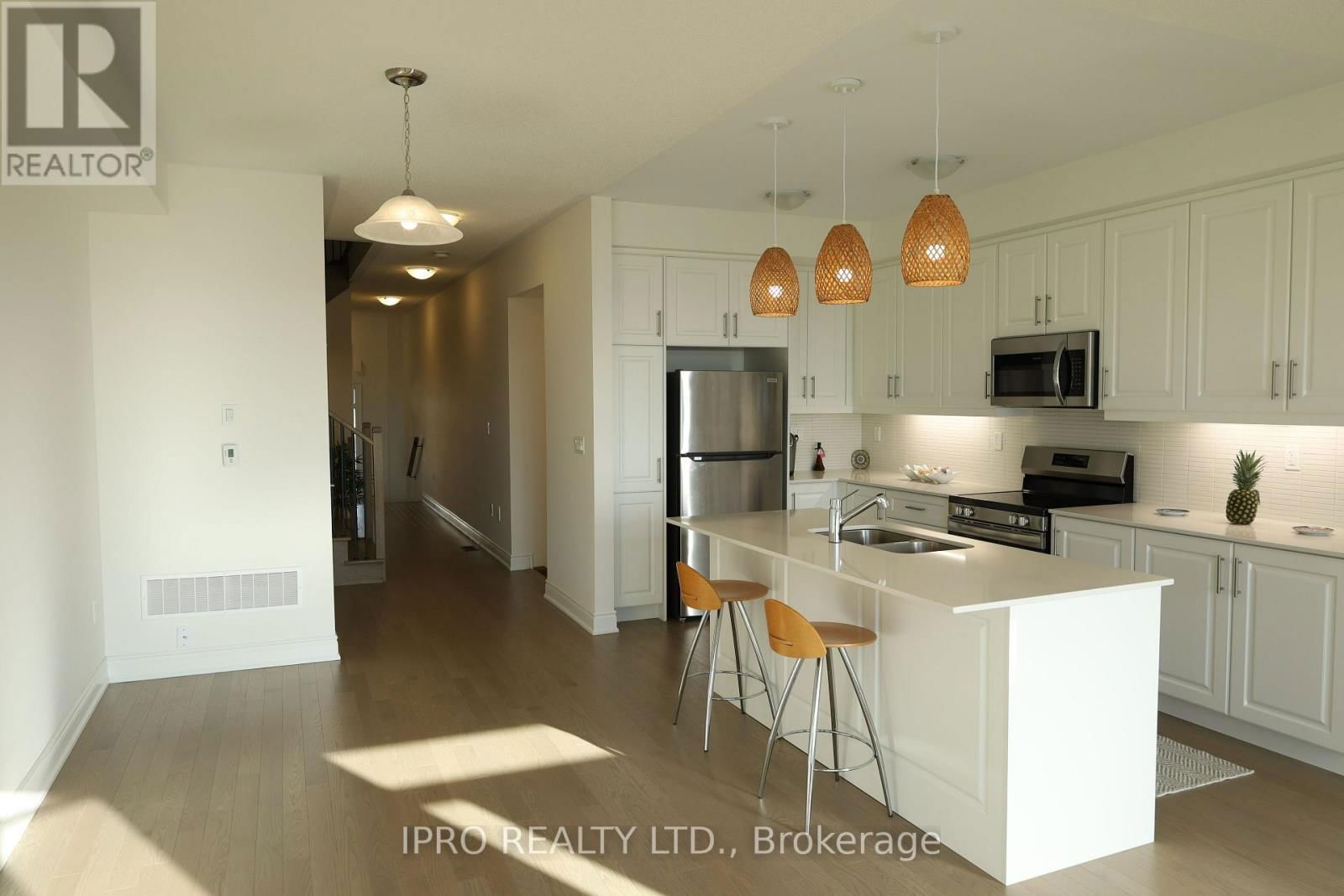 102 BERMONDSEY WAY Image 10