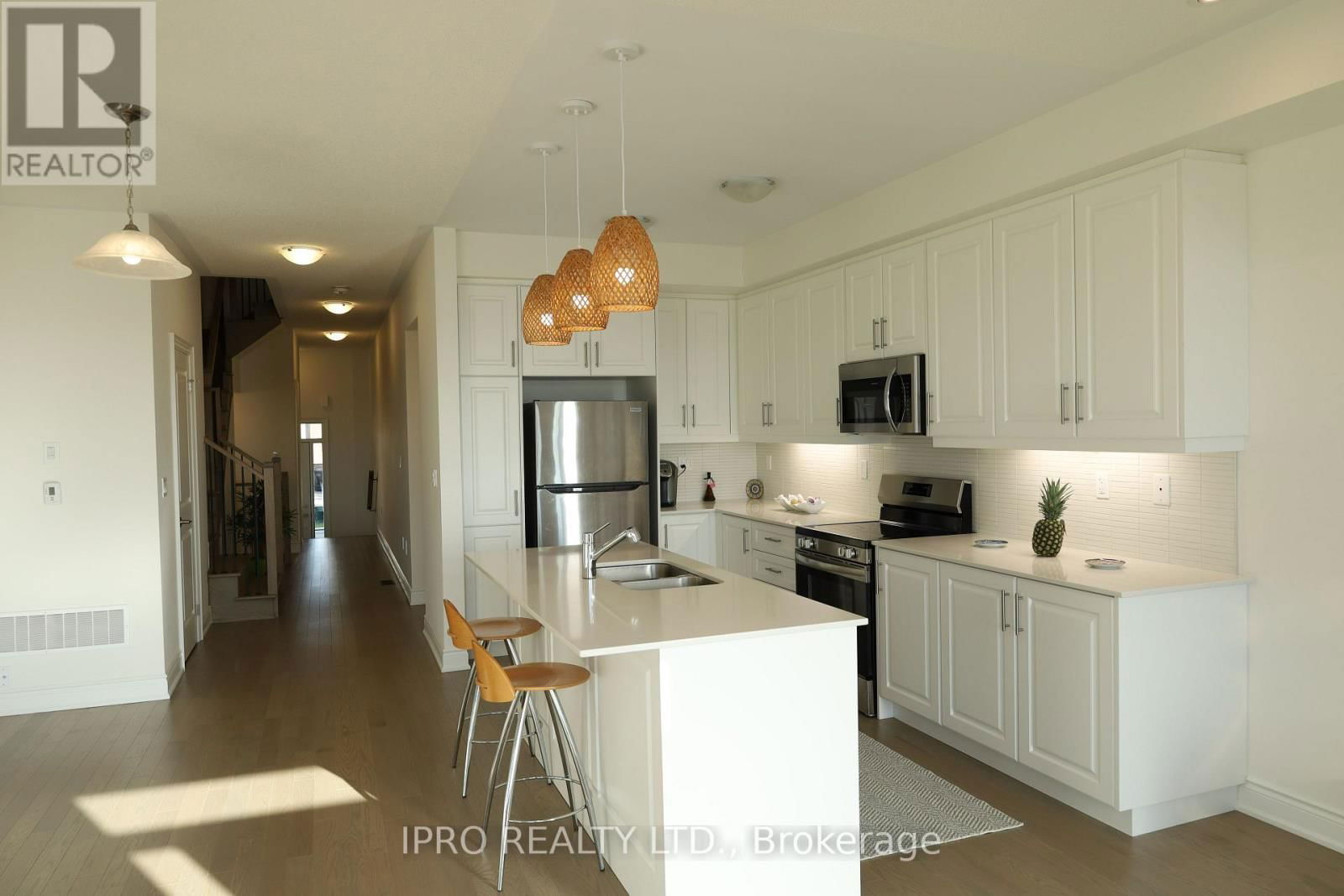 102 BERMONDSEY WAY Image 11
