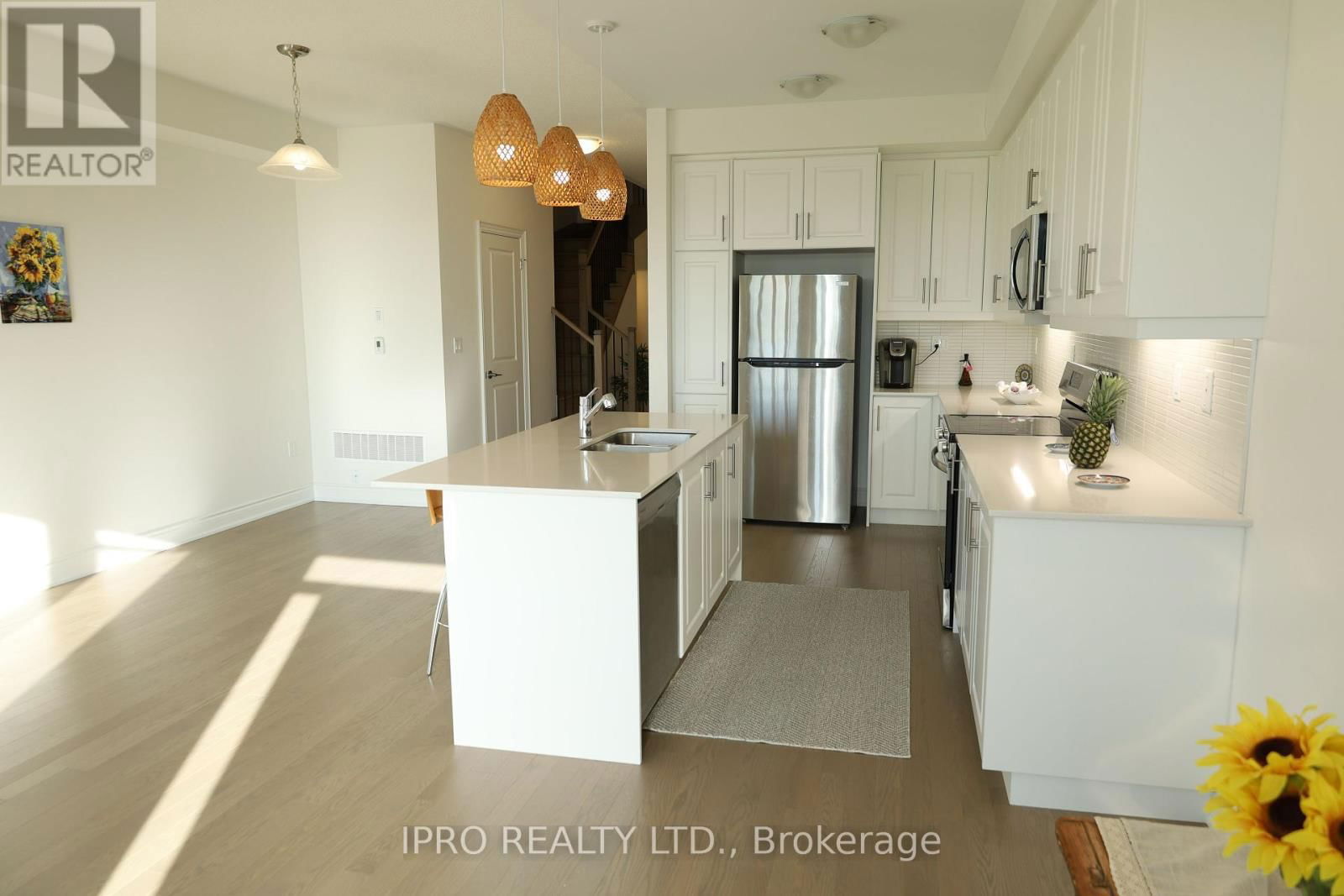 102 BERMONDSEY WAY Image 14