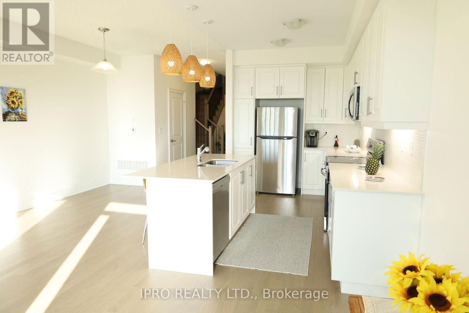 102 BERMONDSEY WAY Image 15