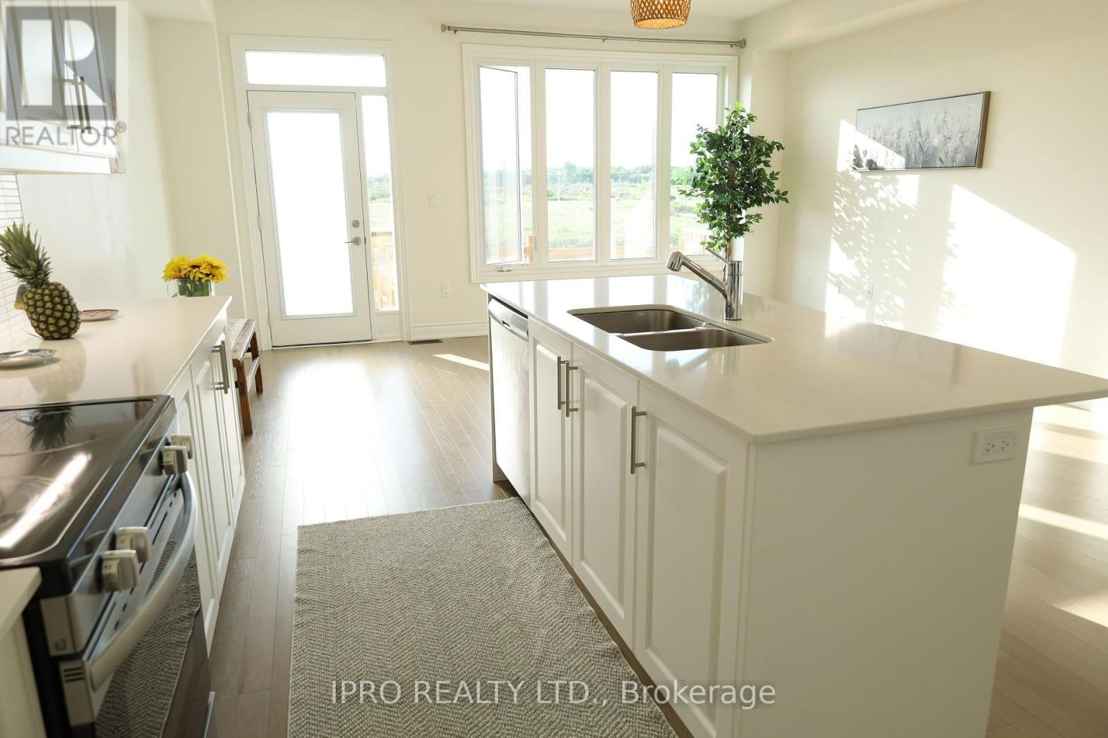 102 BERMONDSEY WAY Image 19