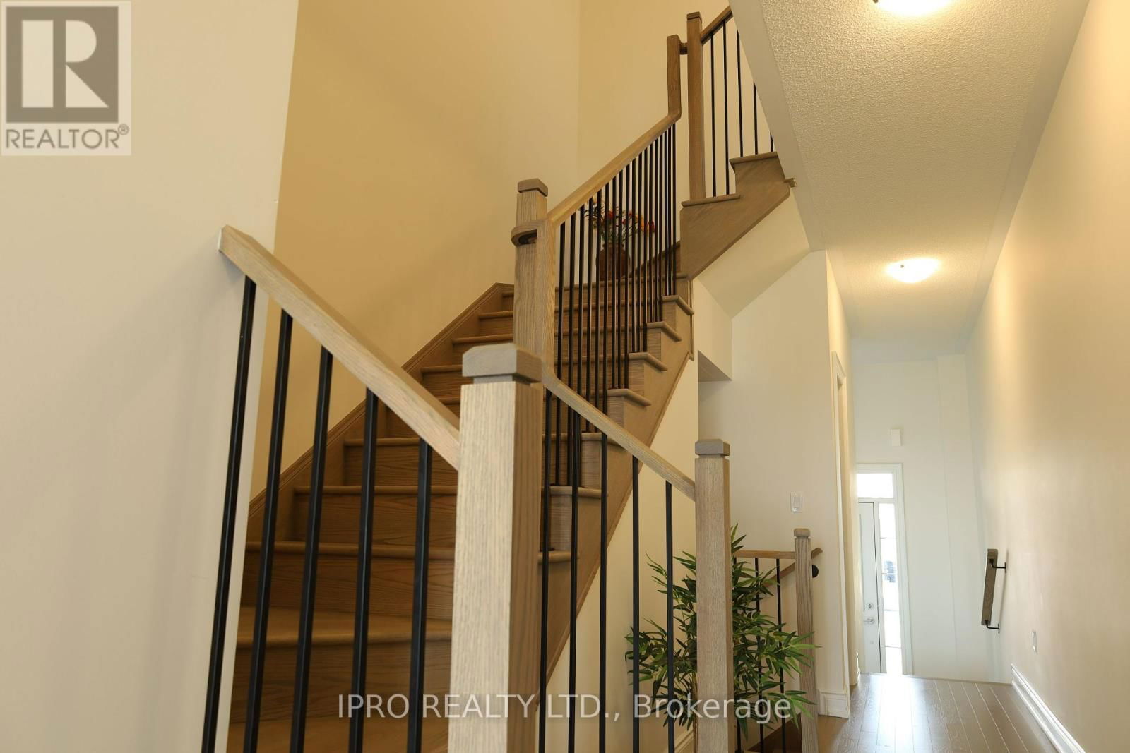 102 BERMONDSEY WAY Image 25