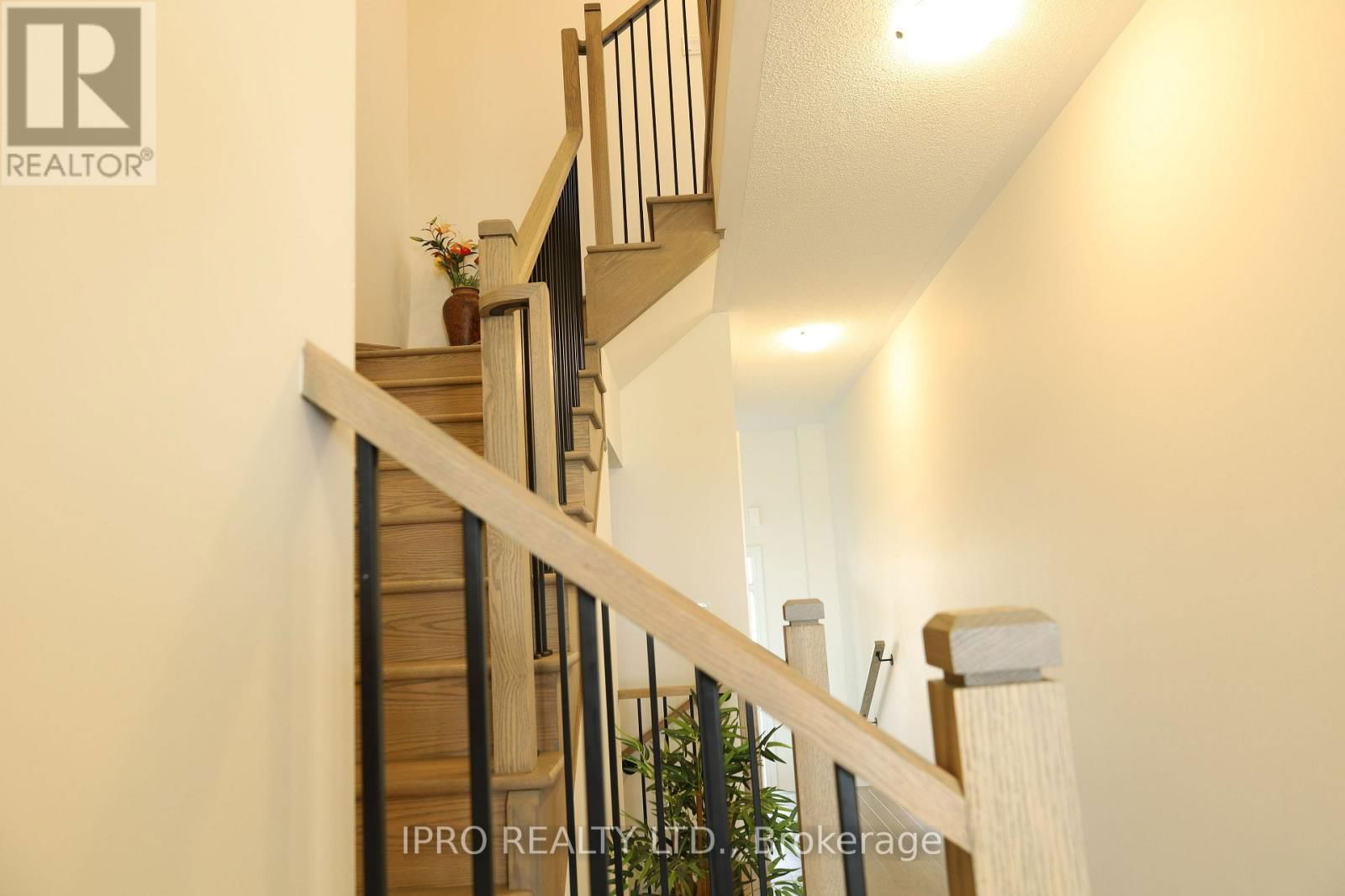 102 BERMONDSEY WAY Image 26