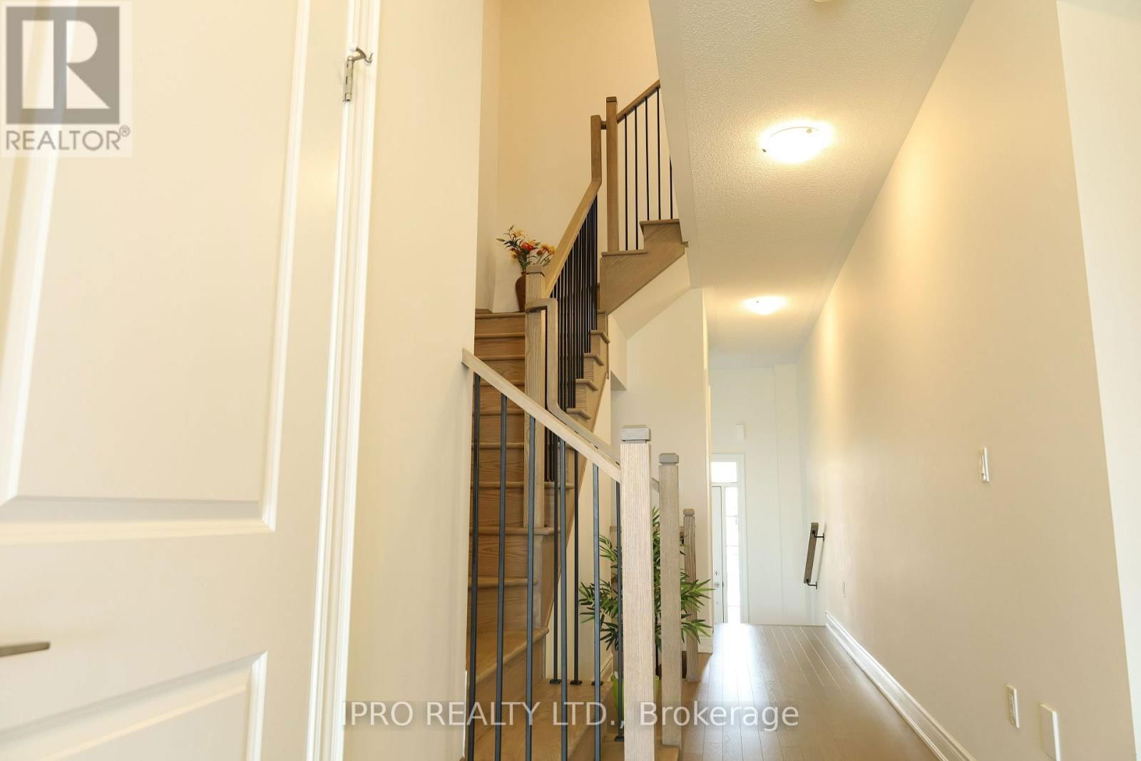 102 BERMONDSEY WAY Image 27