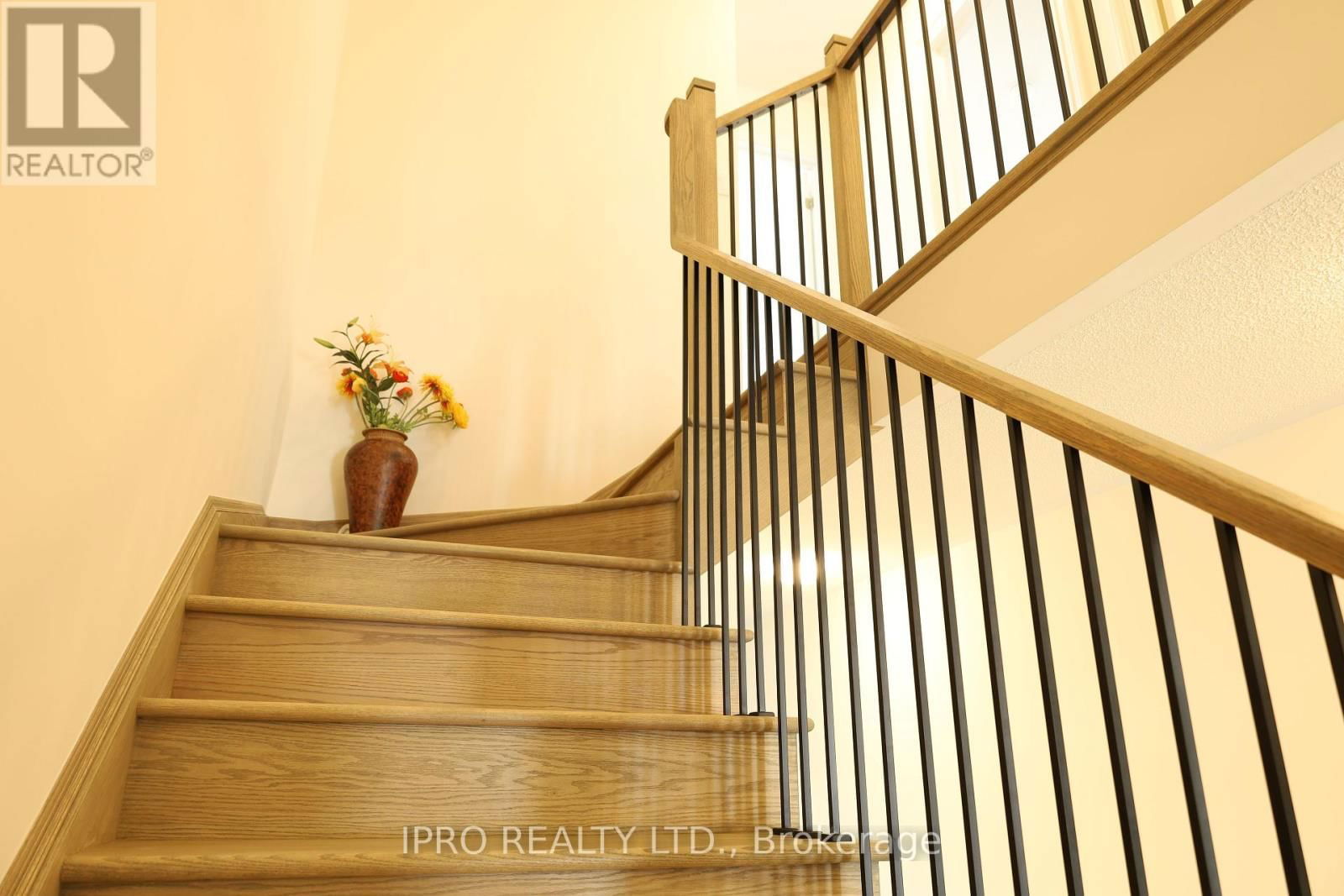 102 BERMONDSEY WAY Image 29