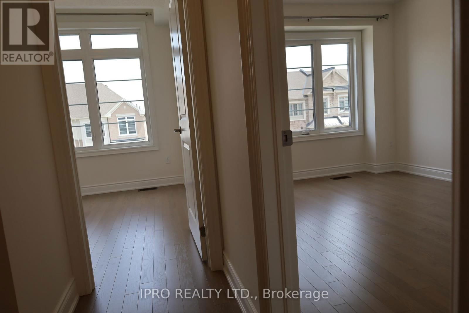 102 BERMONDSEY WAY Image 31