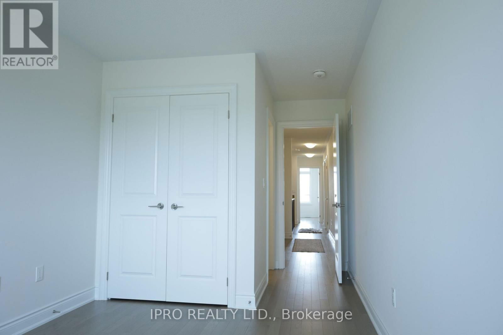 102 BERMONDSEY WAY Image 32