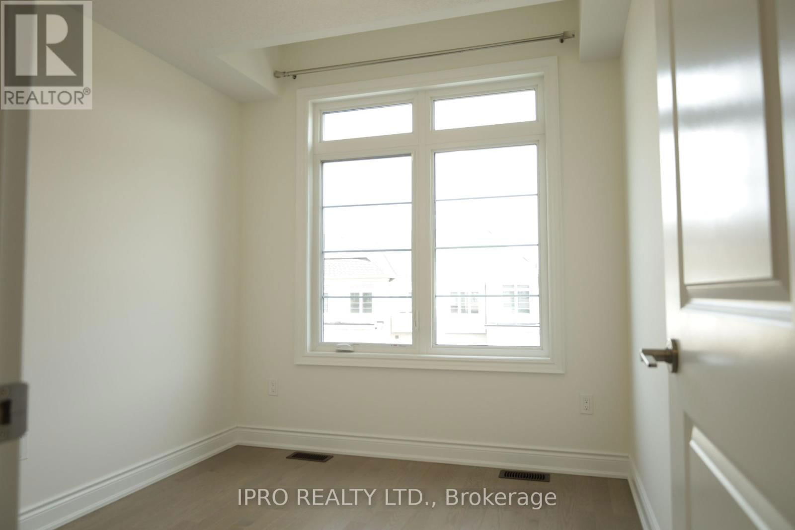 102 BERMONDSEY WAY Image 34