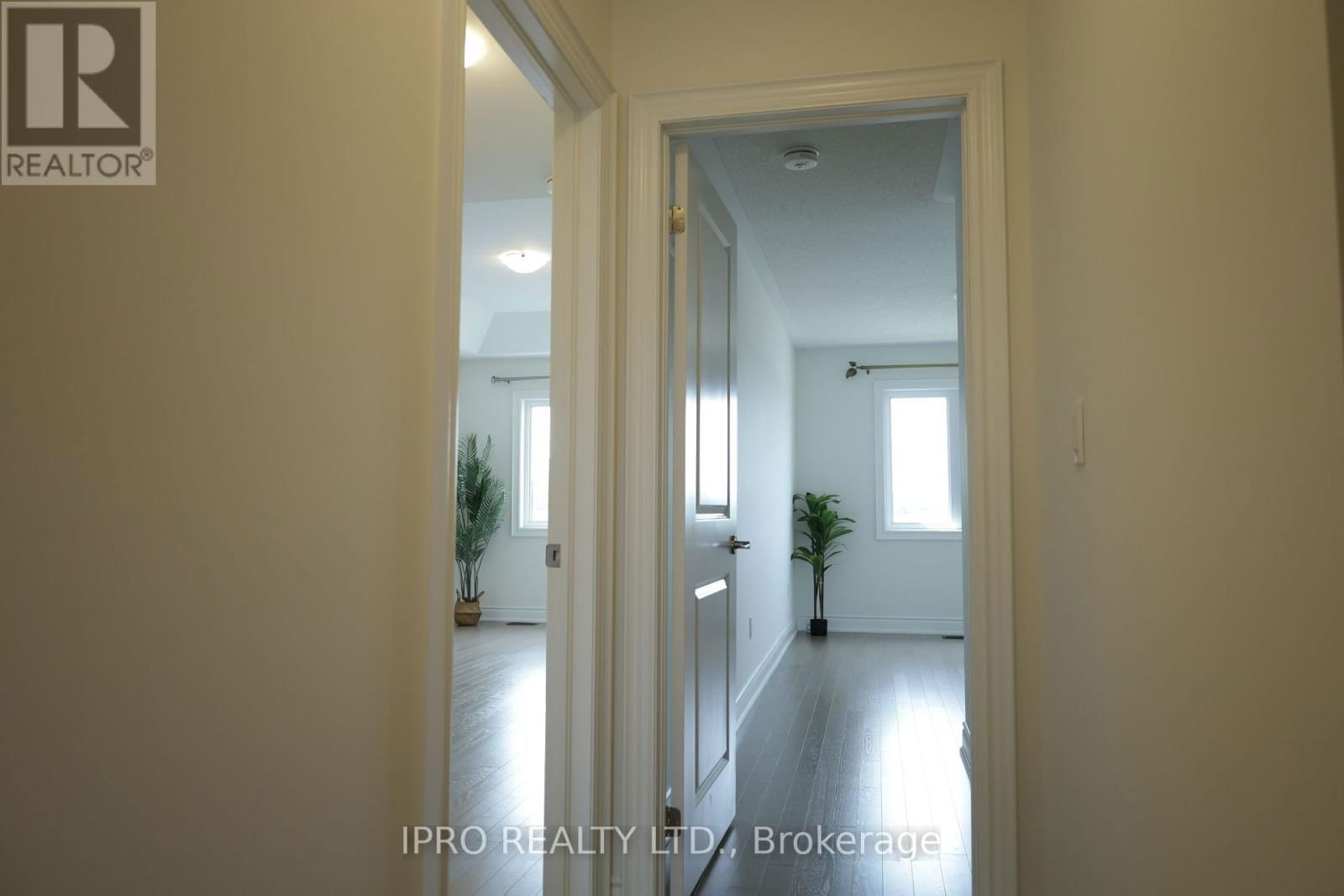 102 BERMONDSEY WAY Image 35