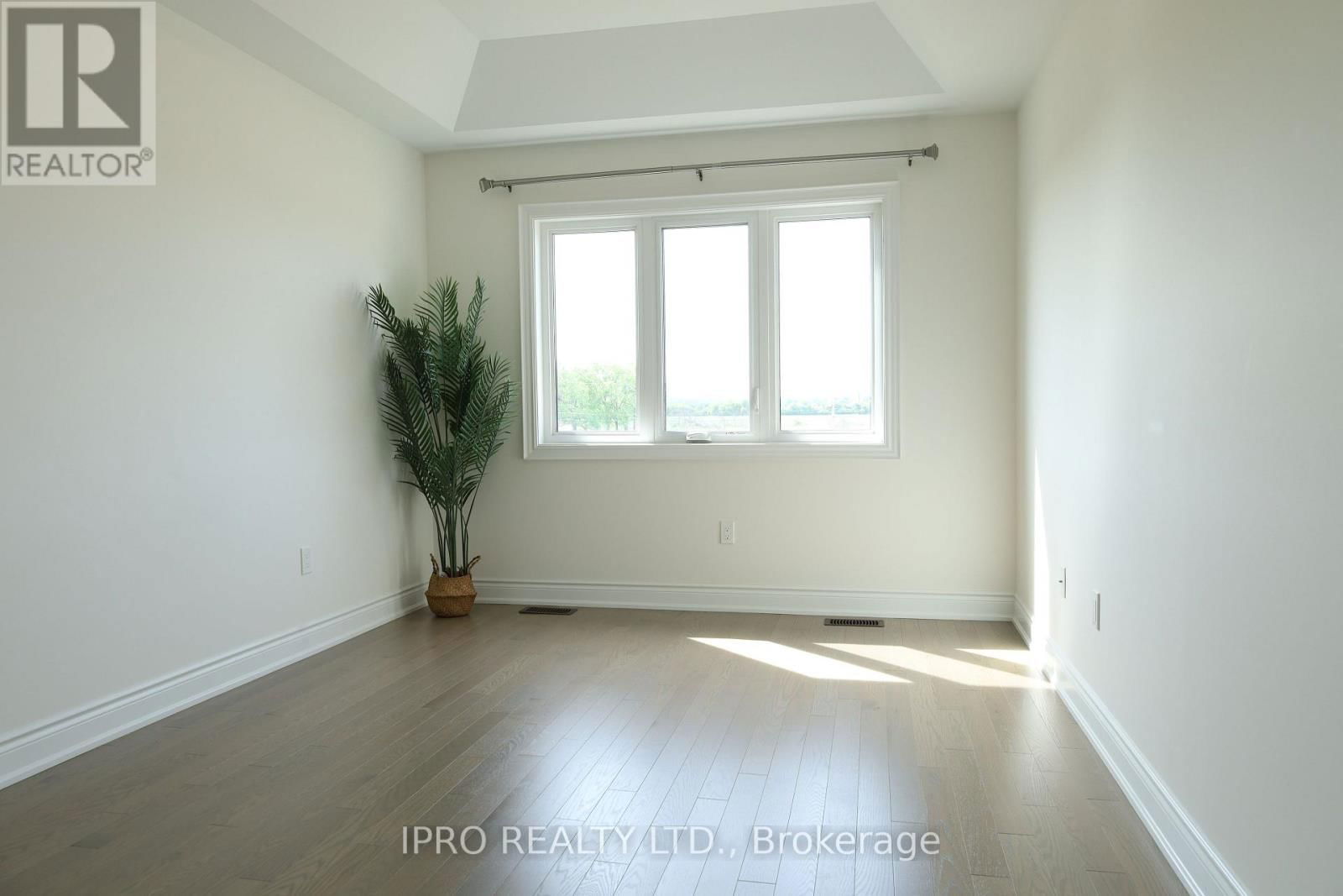 102 BERMONDSEY WAY Image 36