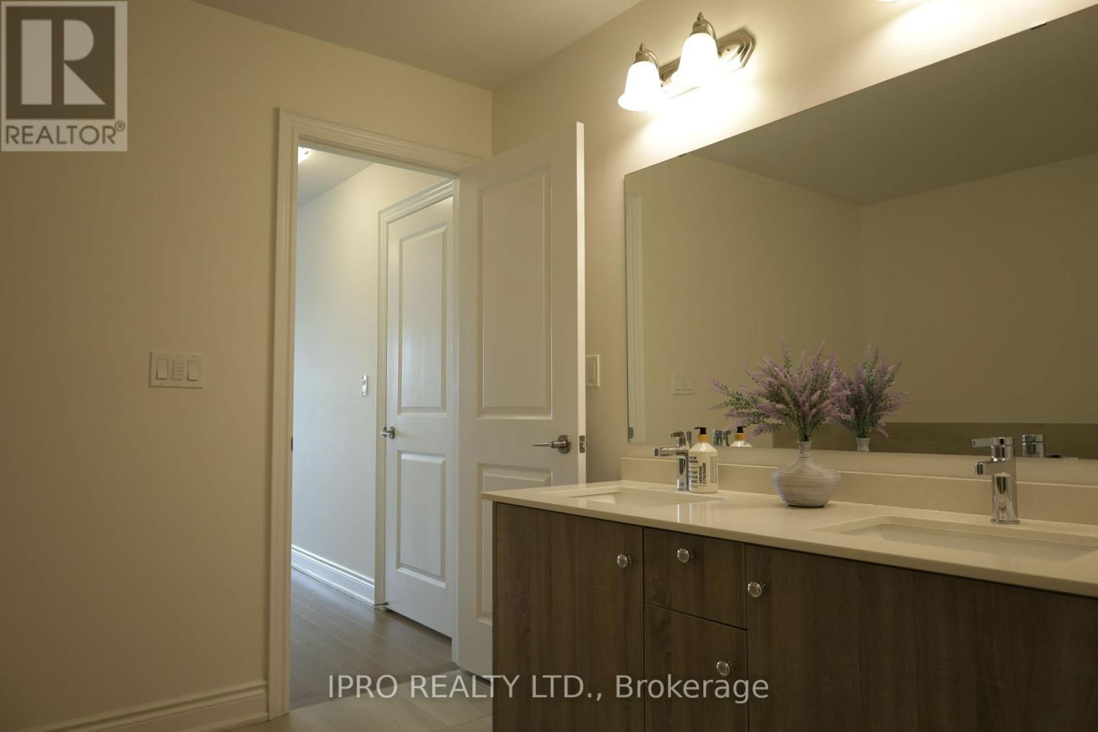 102 BERMONDSEY WAY Image 39