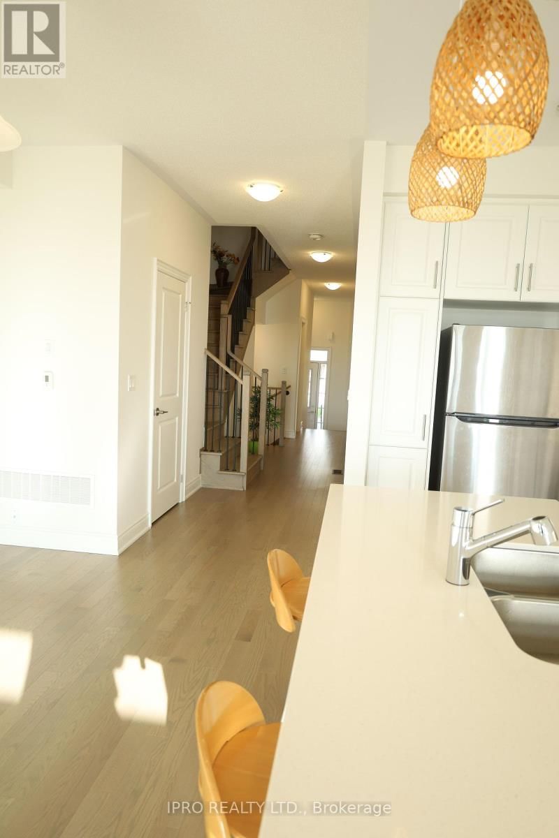 102 BERMONDSEY WAY Image 4