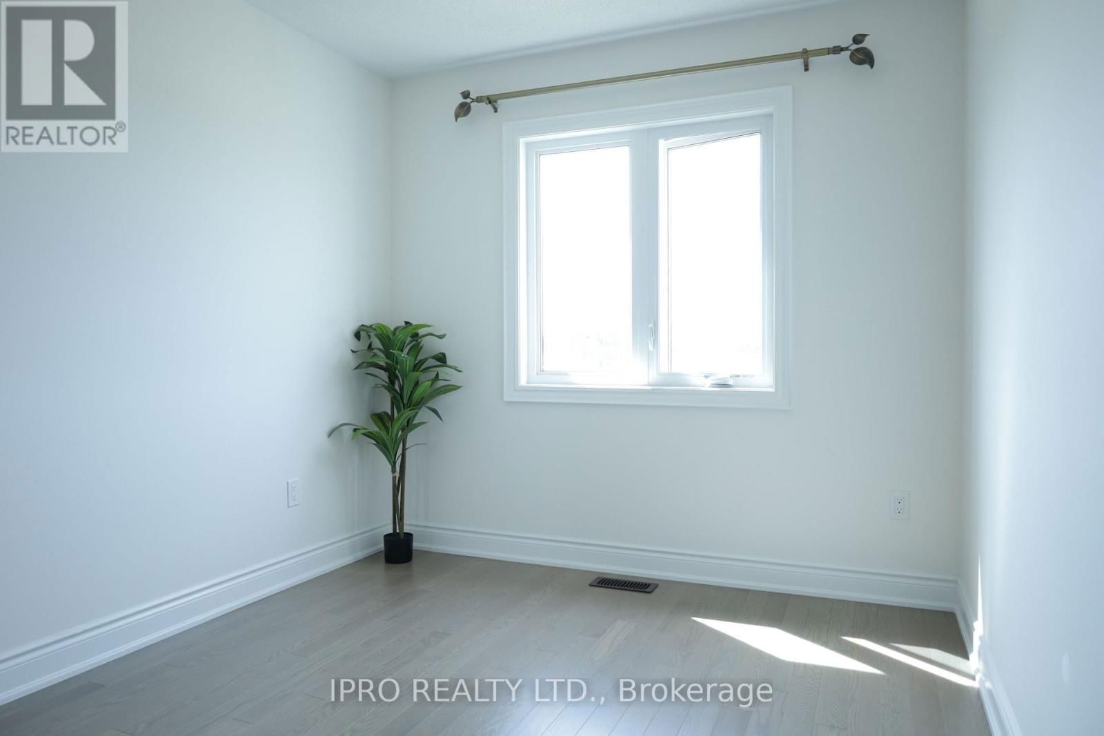 102 BERMONDSEY WAY Image 42