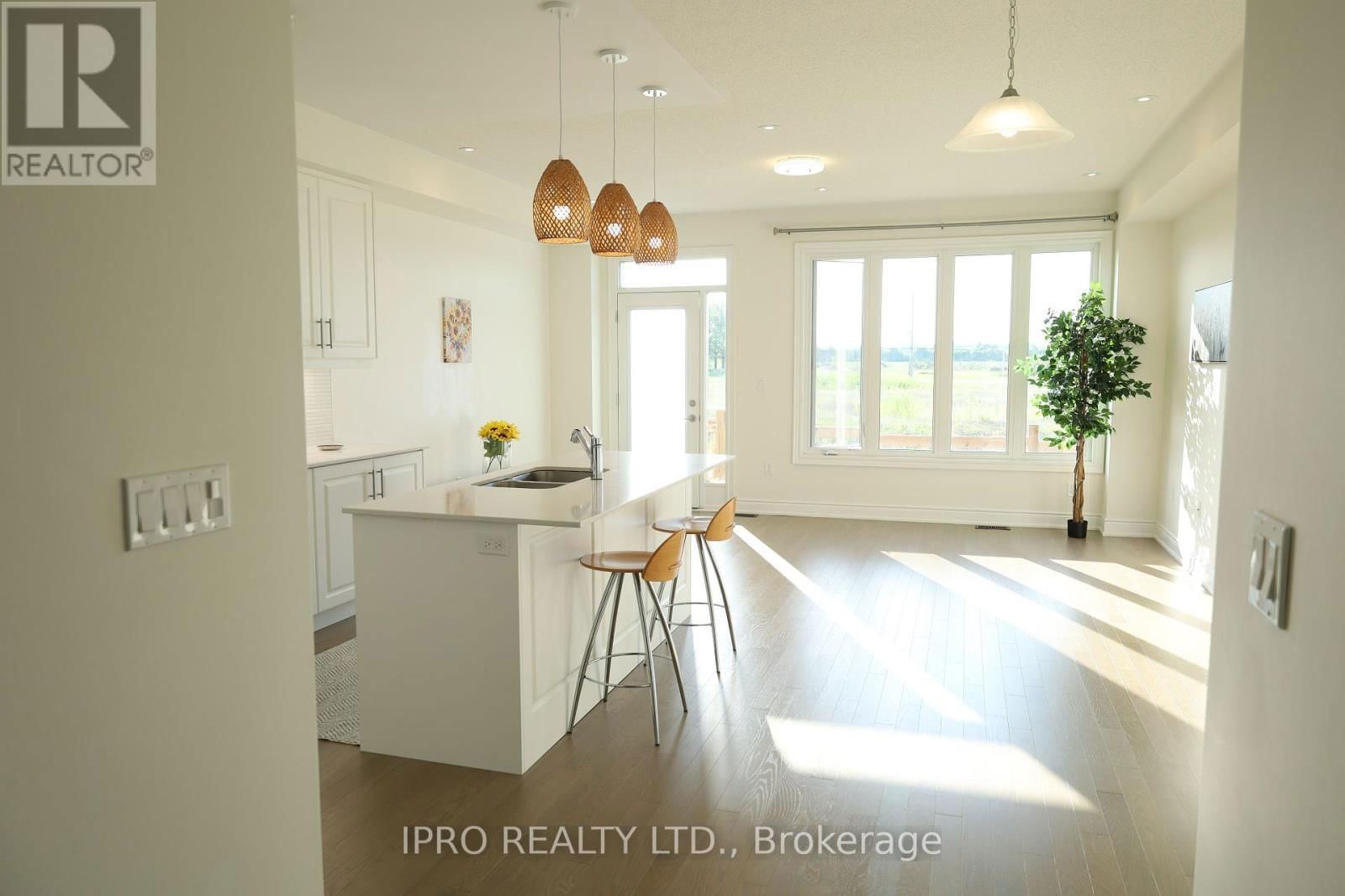 102 BERMONDSEY WAY Image 5