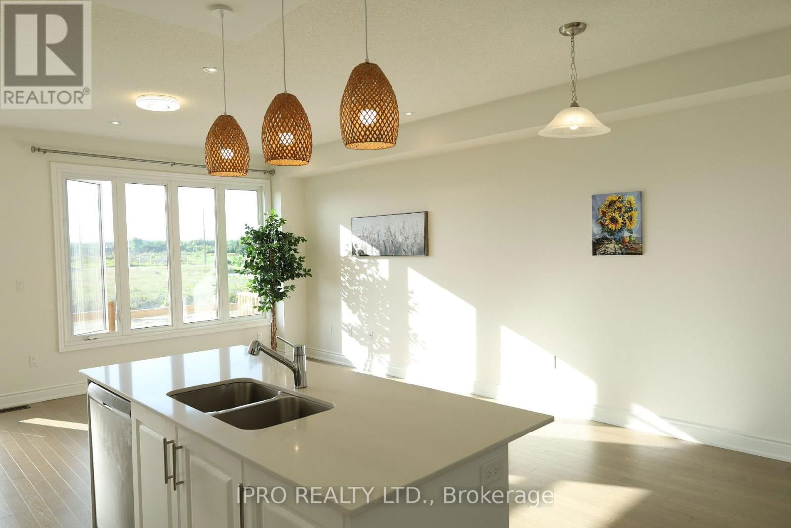 102 BERMONDSEY WAY Image 6