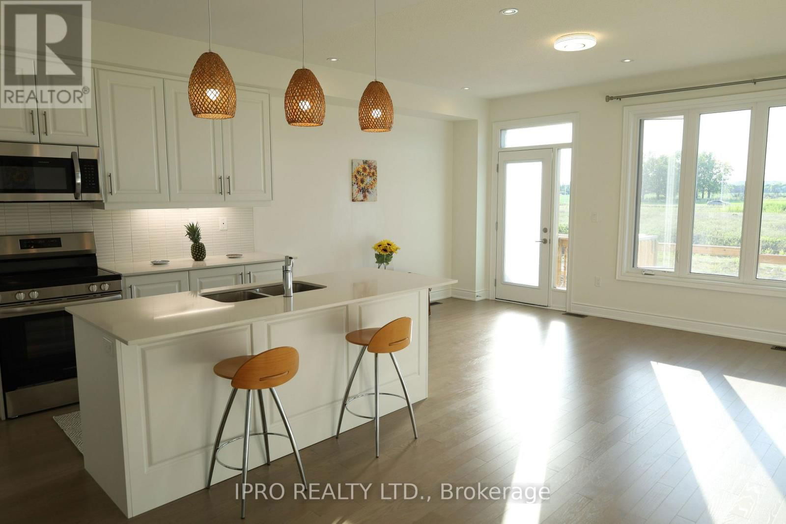 102 BERMONDSEY WAY Image 8