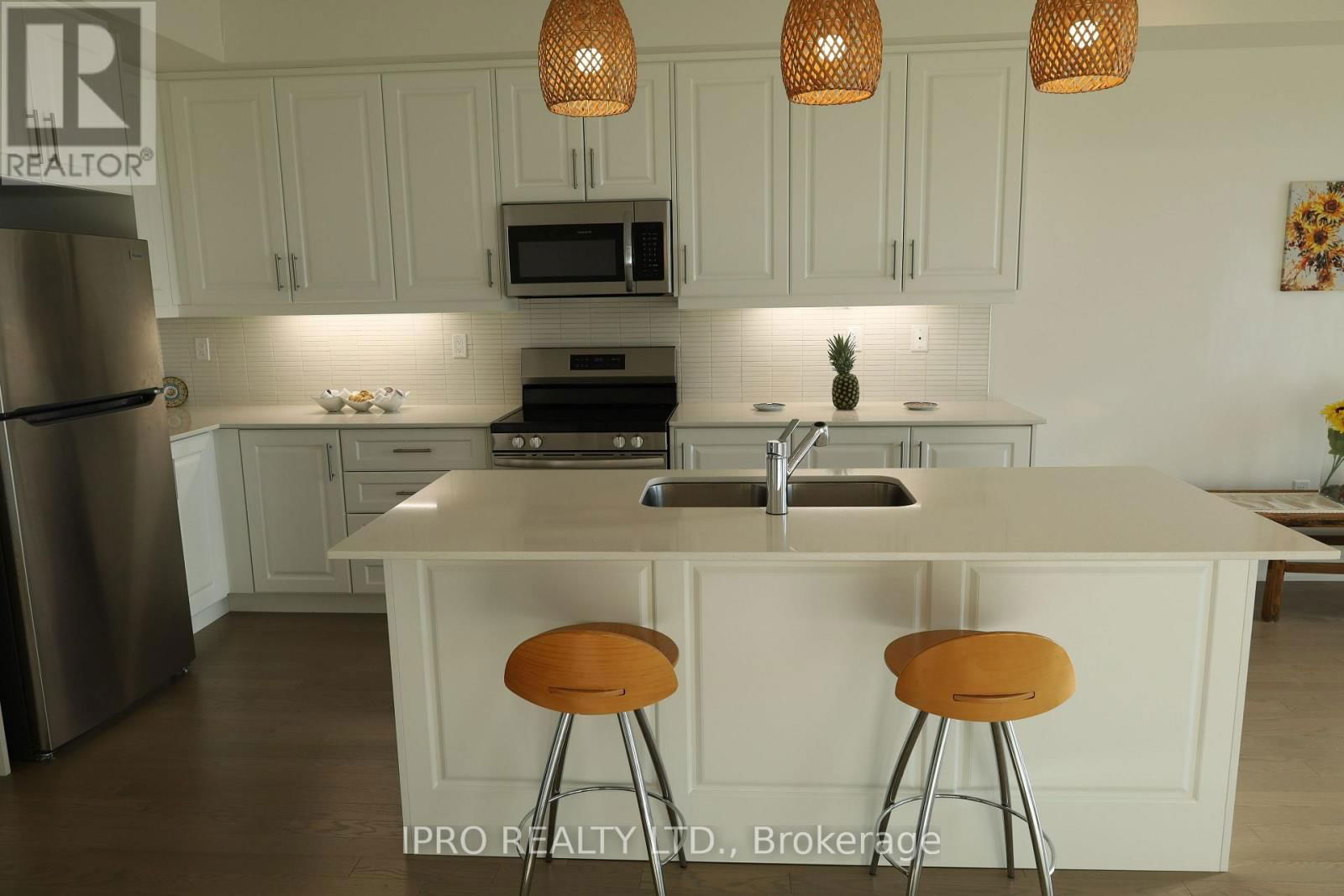 102 BERMONDSEY WAY Image 9