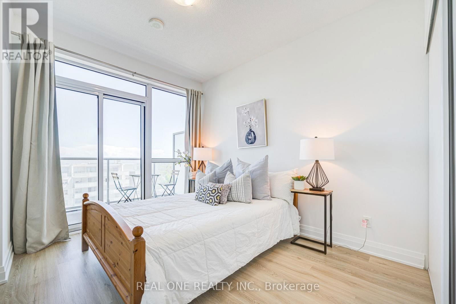 1008 - 55 SPEERS ROAD Image 19