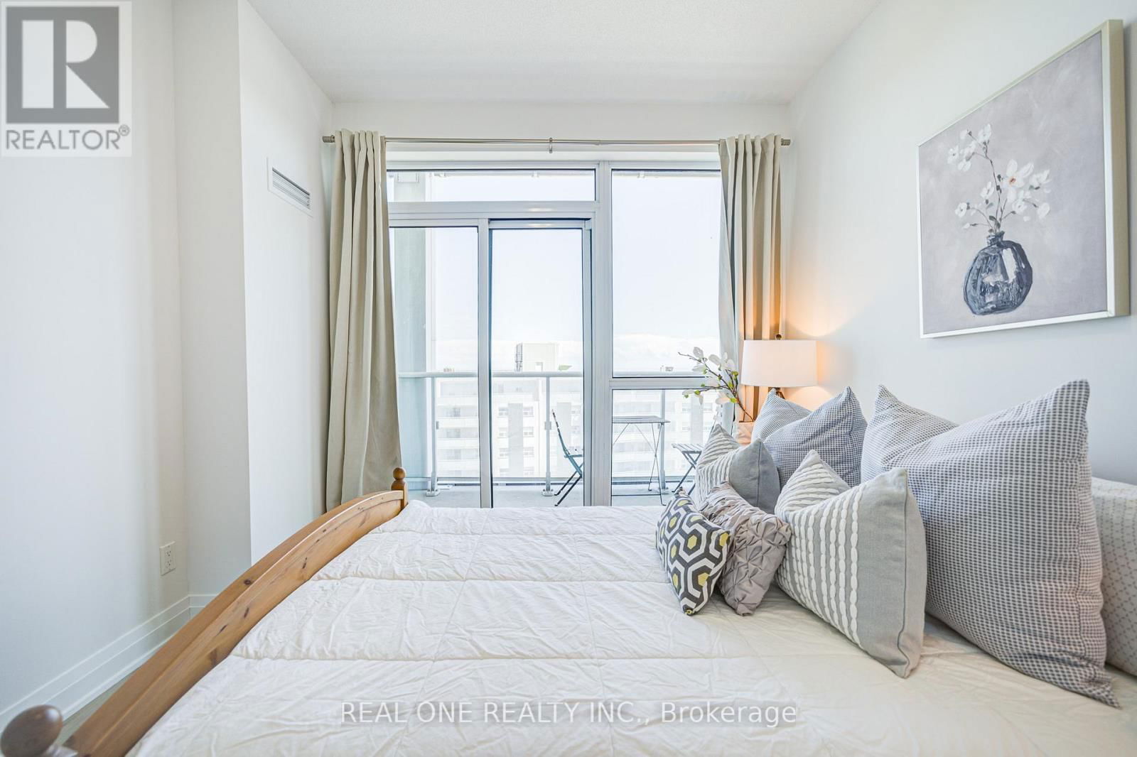 1008 - 55 SPEERS ROAD Image 23