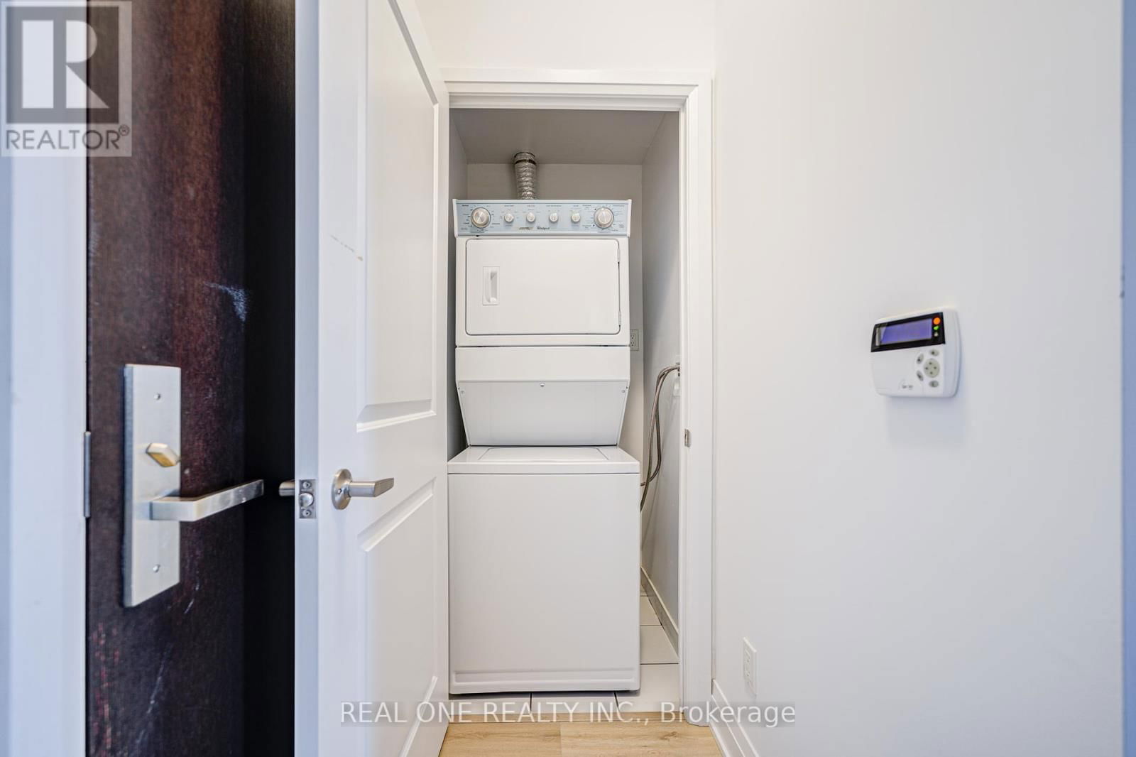 1008 - 55 SPEERS ROAD Image 26