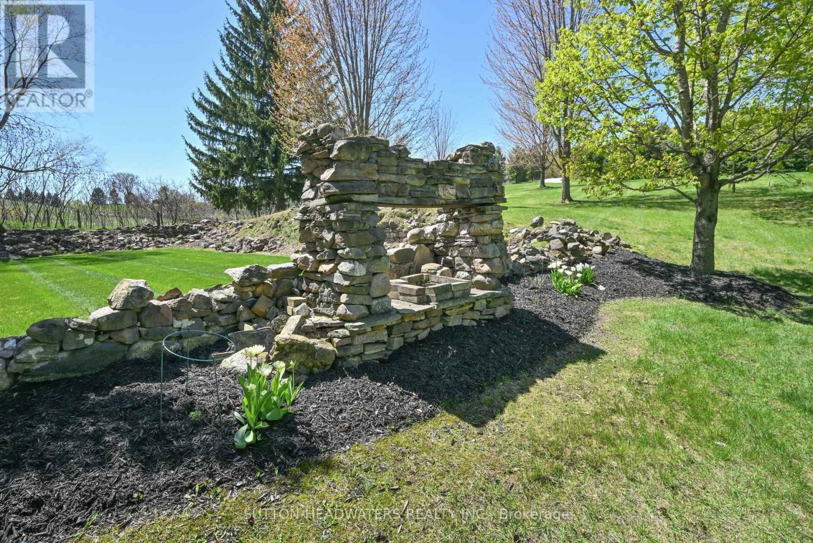 4075 THE GRANGE SIDEROAD EAST Image 35
